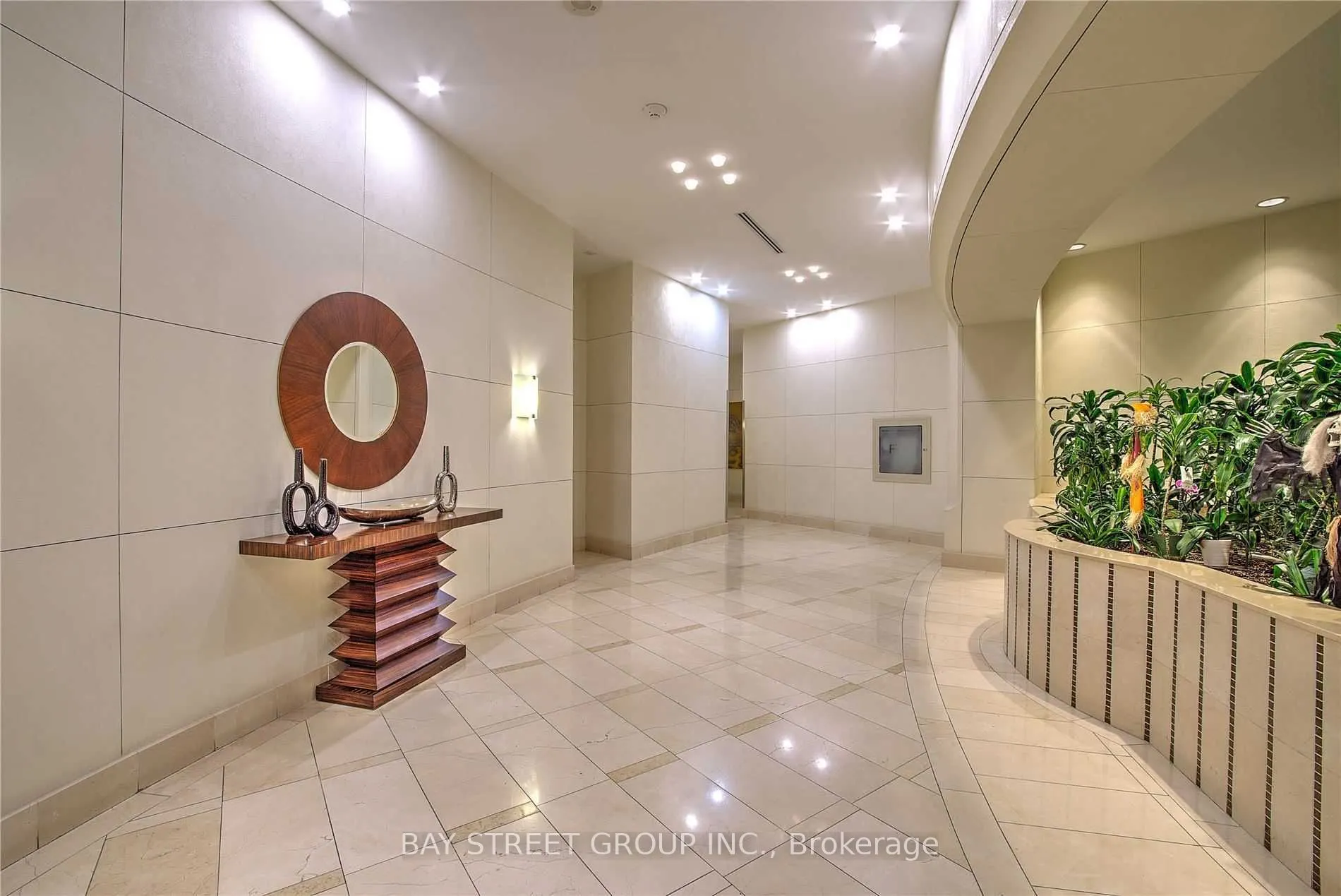 509 Beecroft Road, #LPH 1
