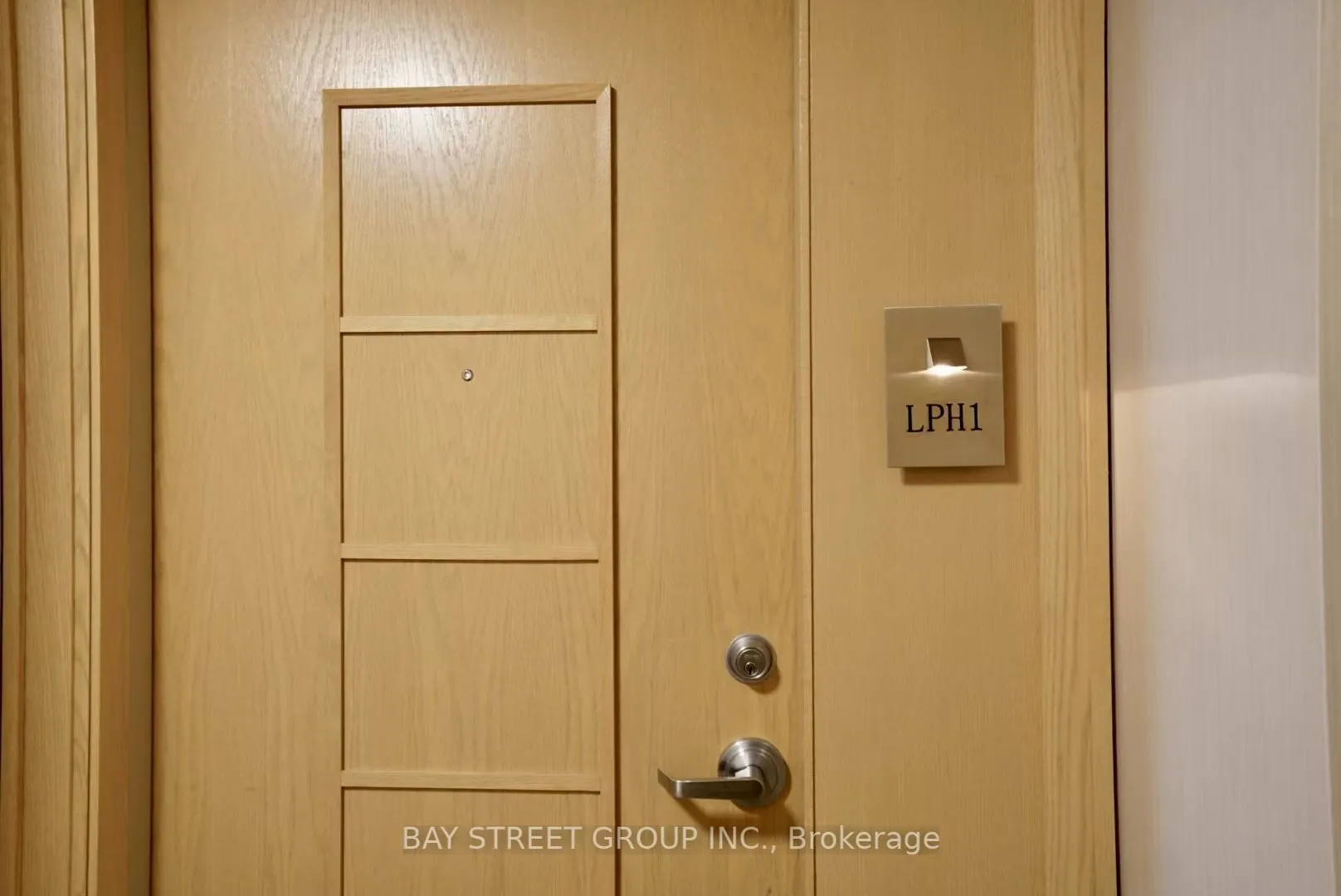 509 Beecroft Road, #LPH 1