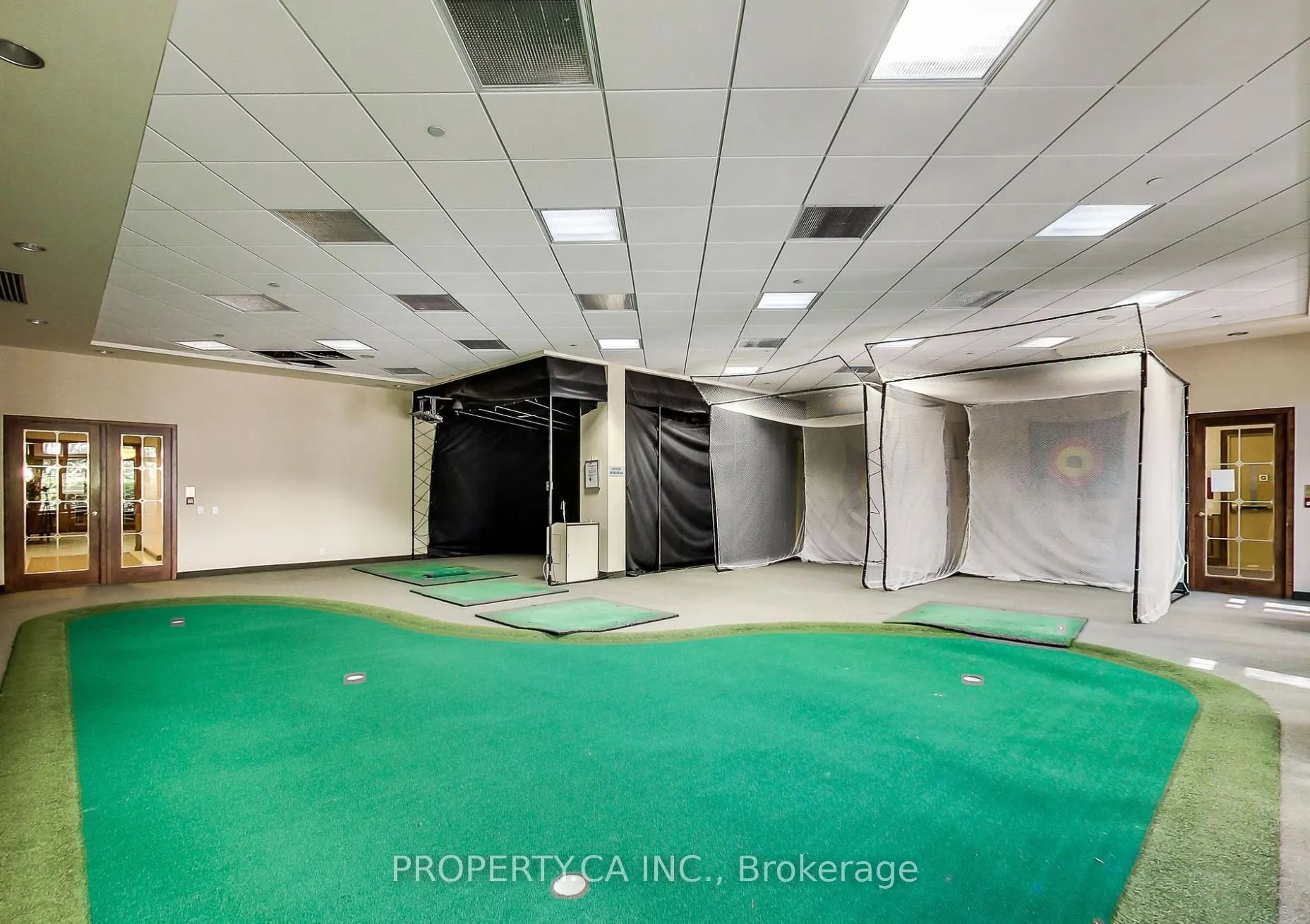 80 Harrison Garden Boulevard, #923