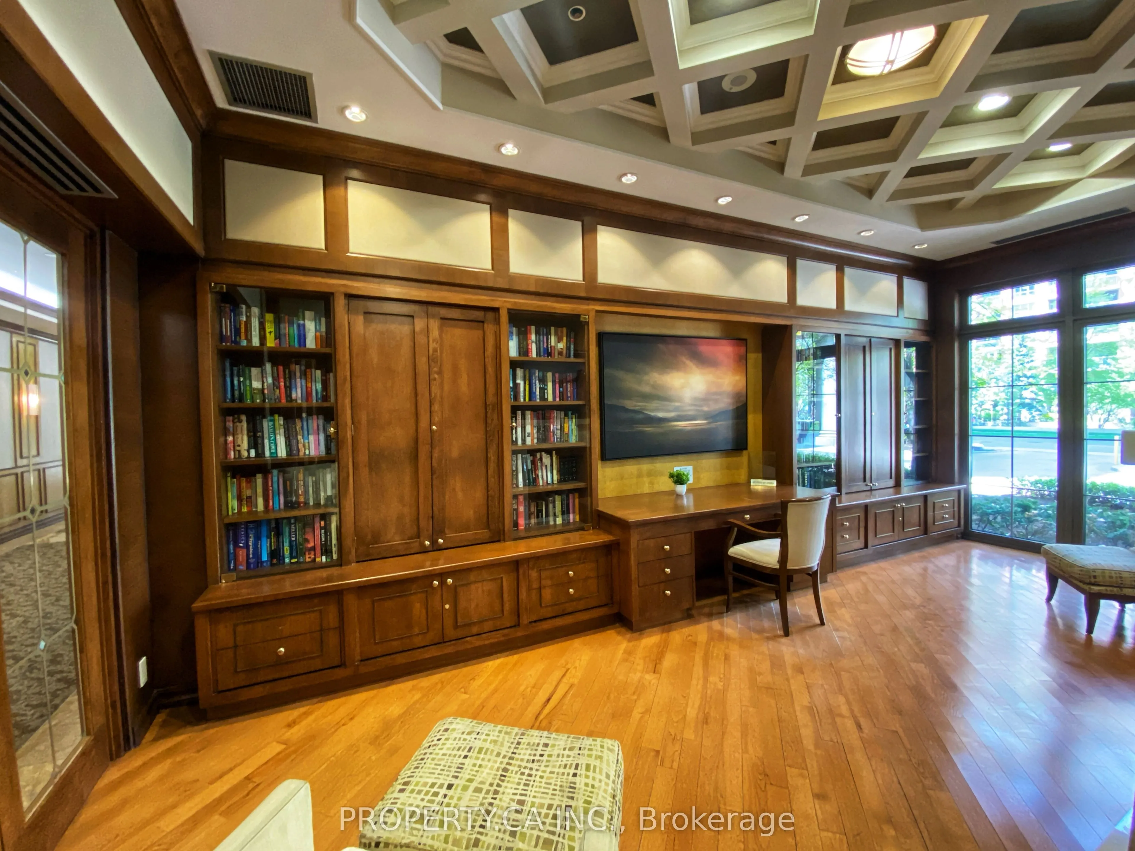 80 Harrison Garden Boulevard, #923