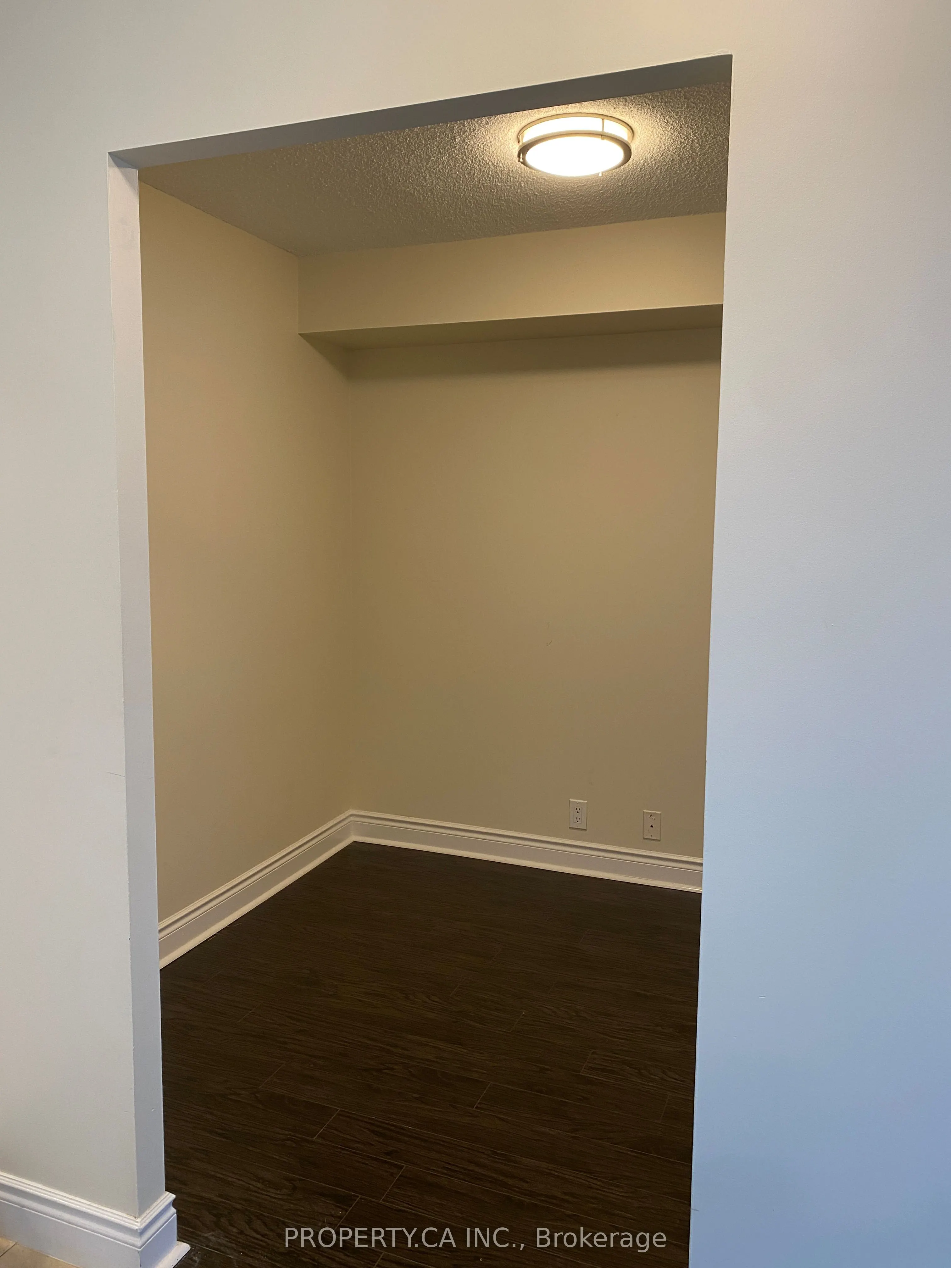 80 Harrison Garden Boulevard, #923
