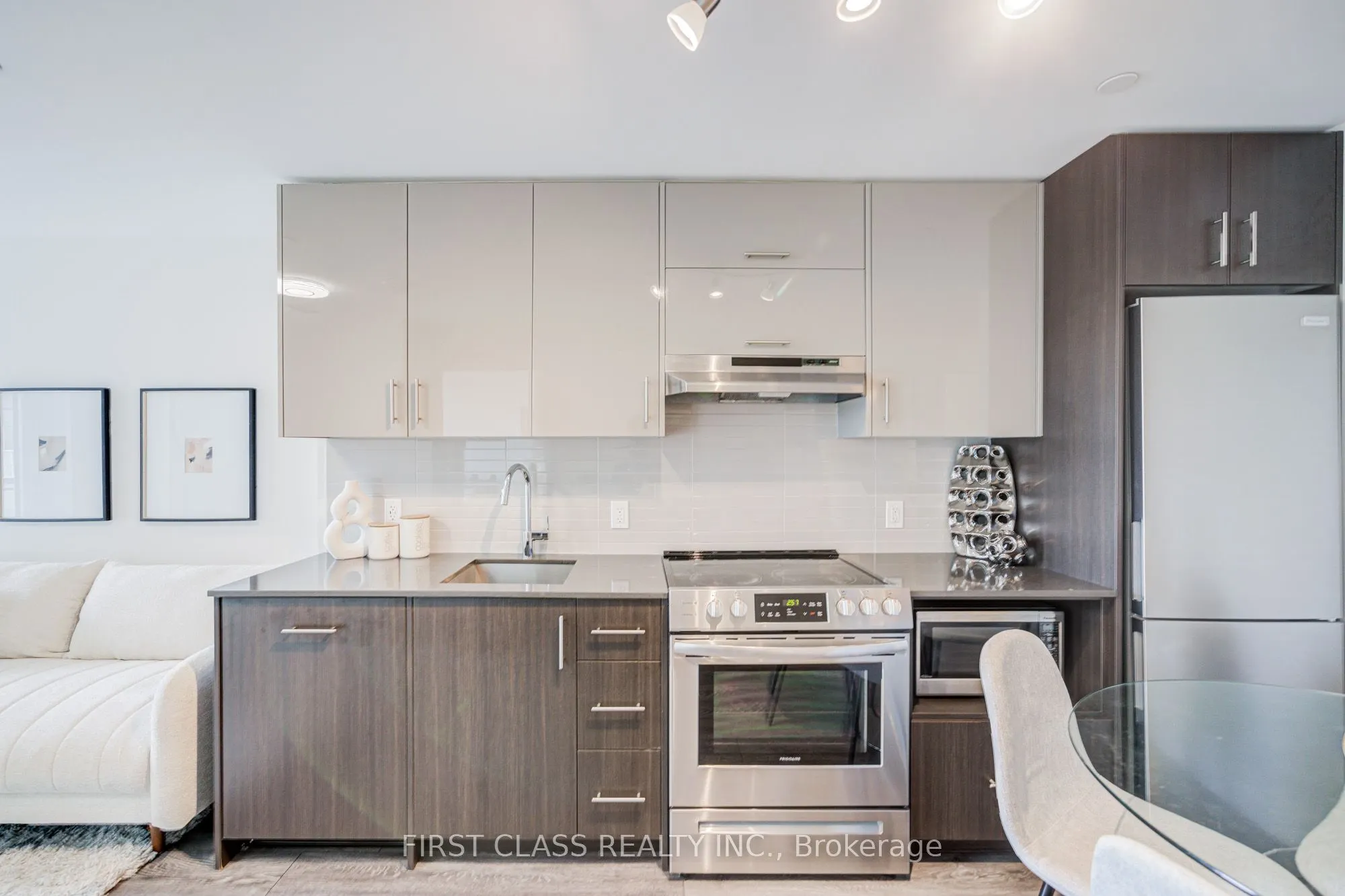 188 Fairview Mall Drive, #503