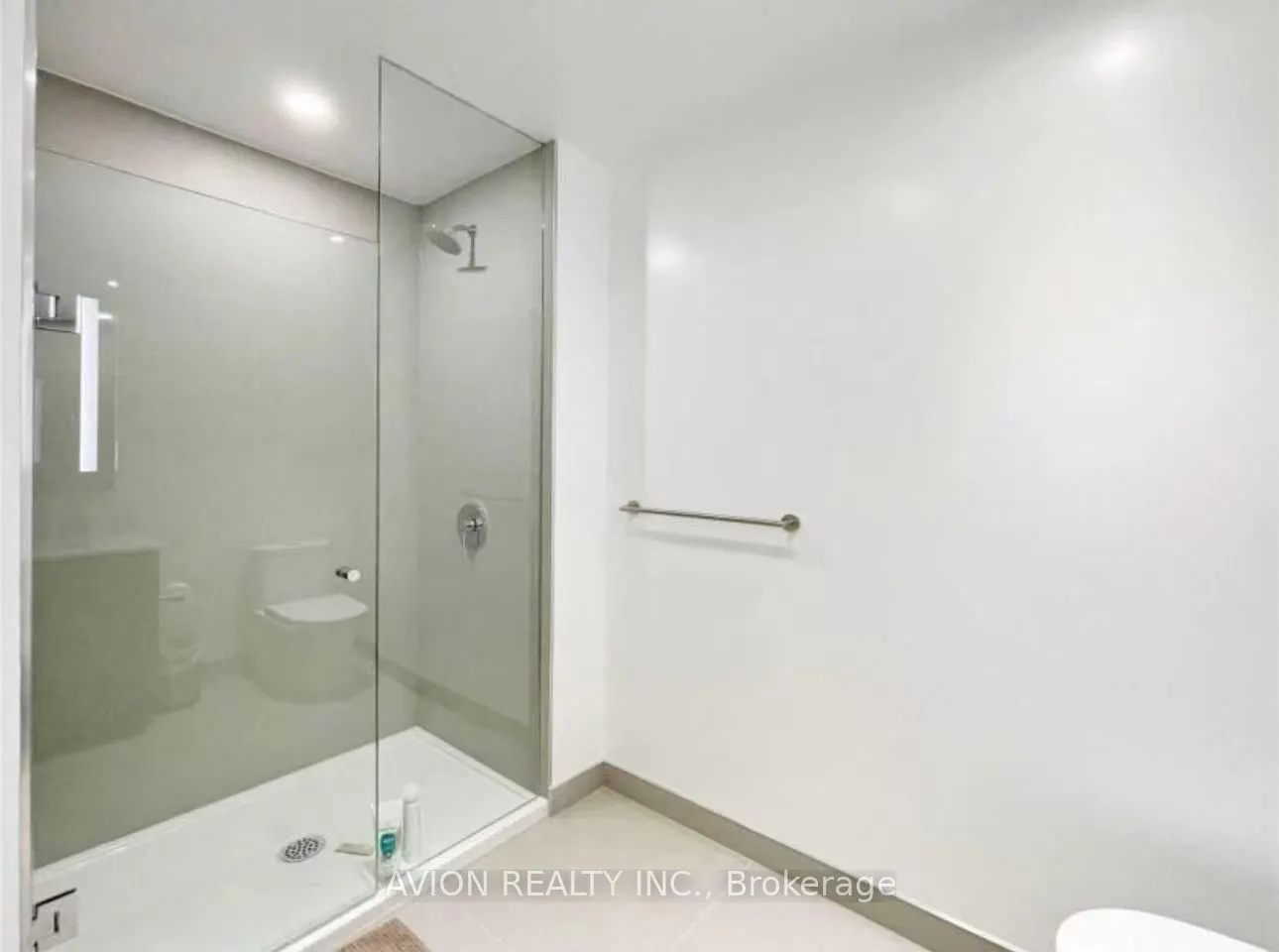 135 East Liberty Street, #803
