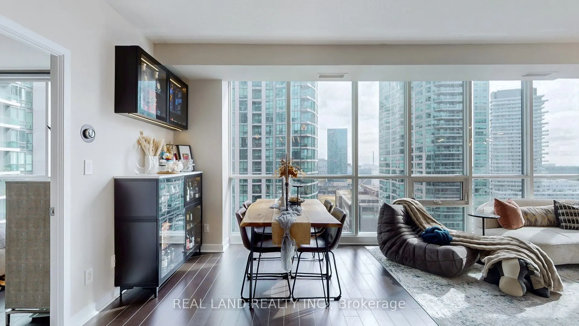 33 Bay Street, #1908