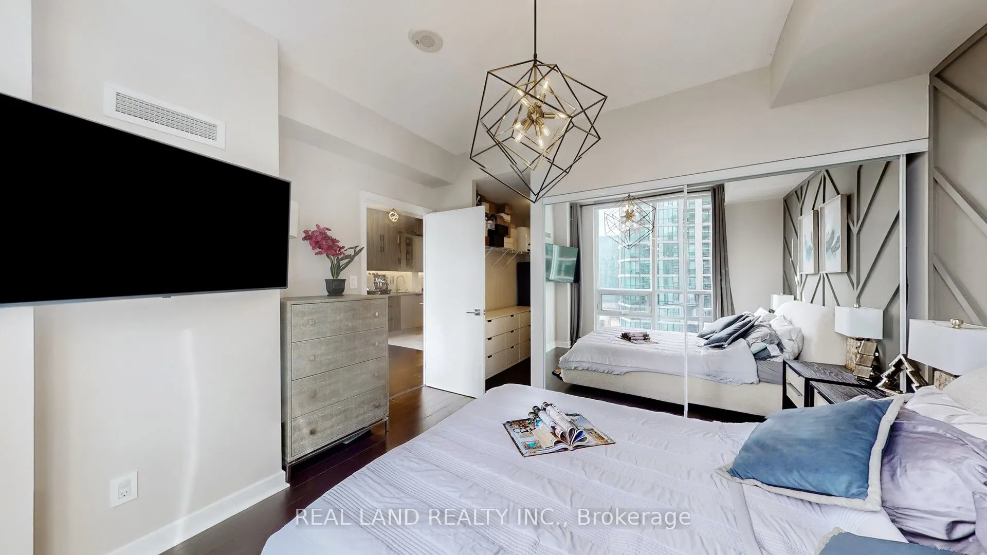 33 Bay Street, #1908