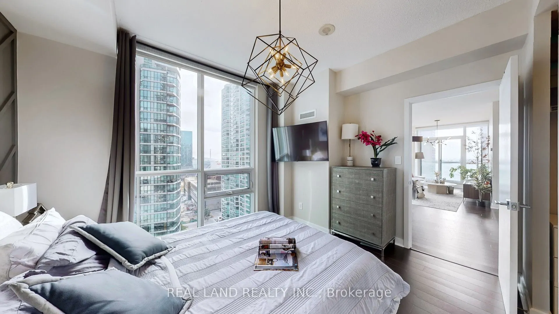 33 Bay Street, #1908