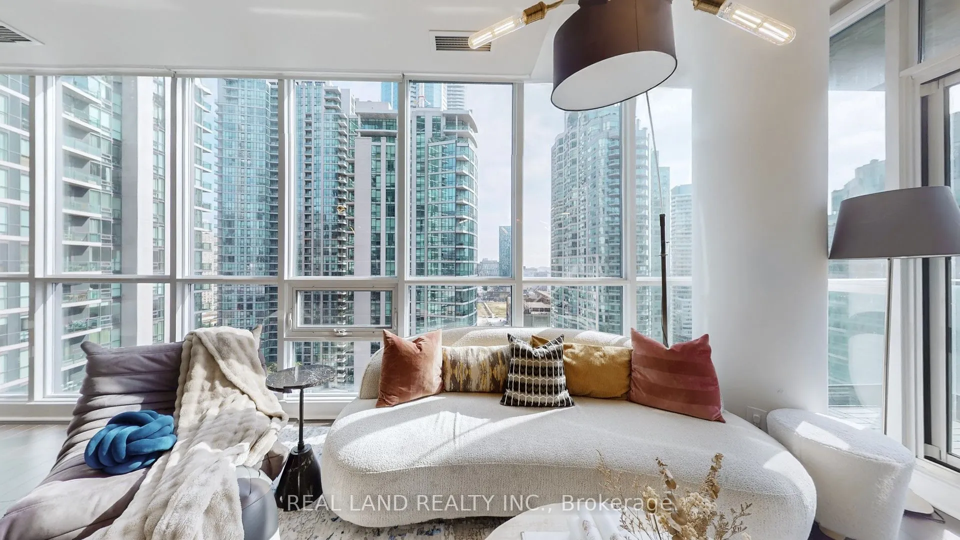 33 Bay Street, #1908