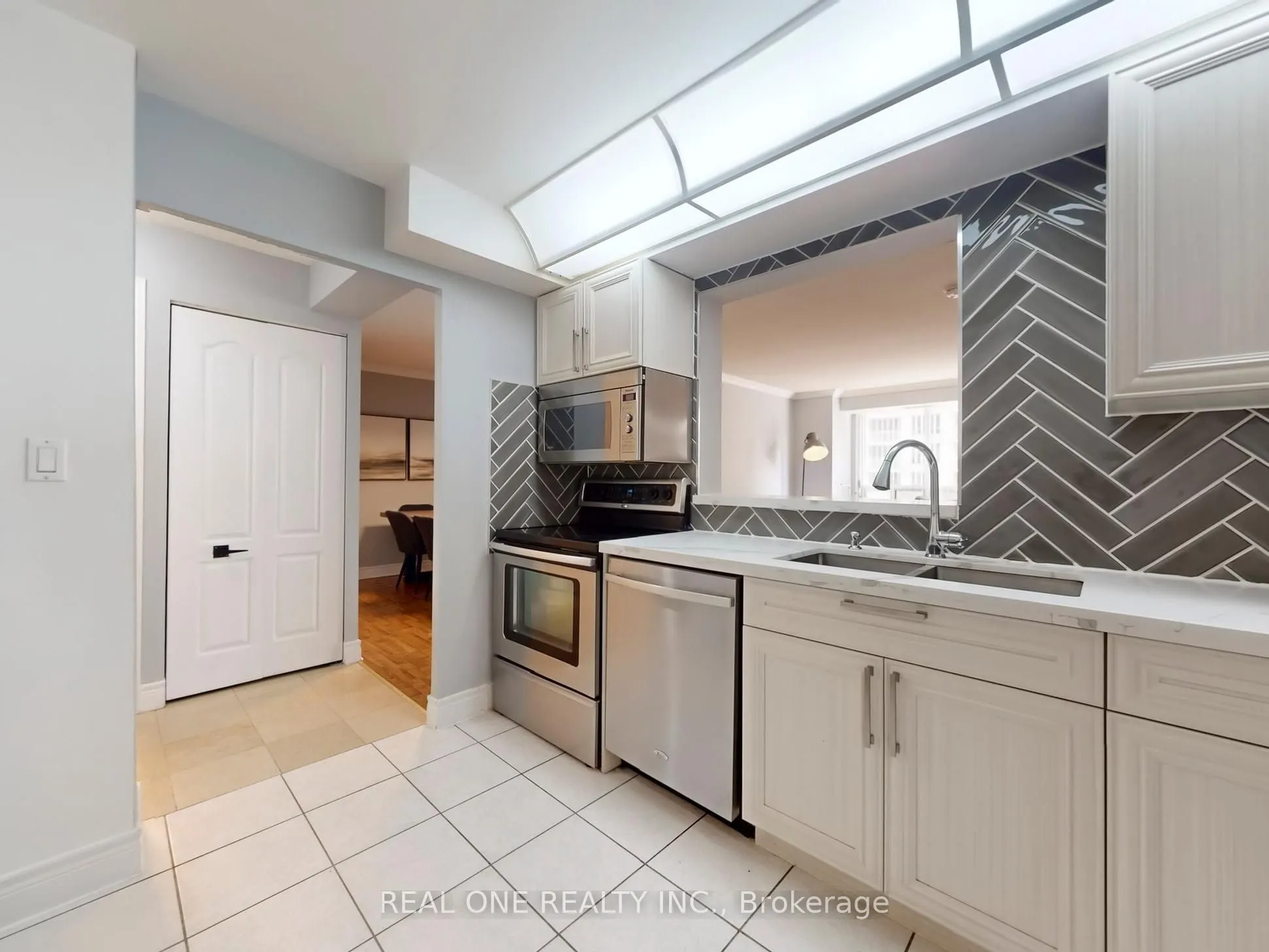 5418 Yonge Street, #617