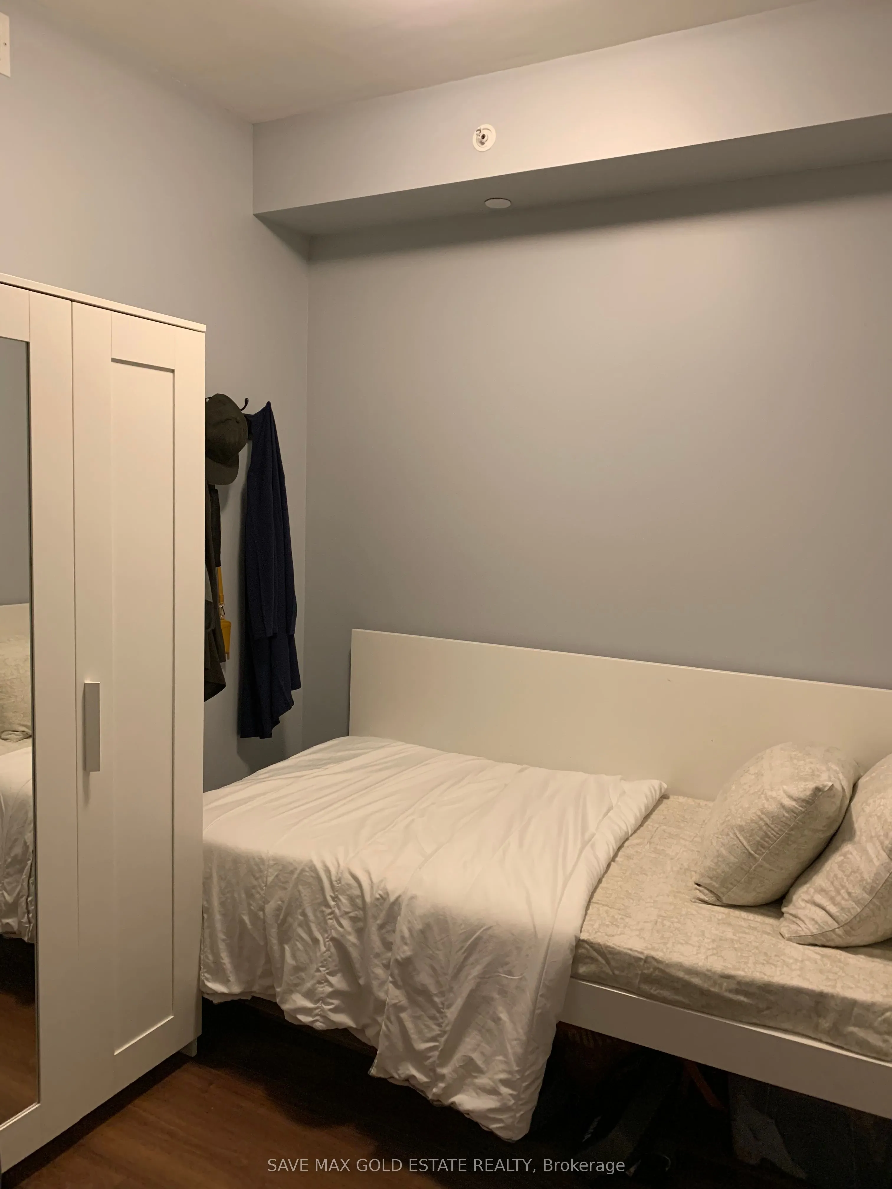 210 Simcoe Street, #810