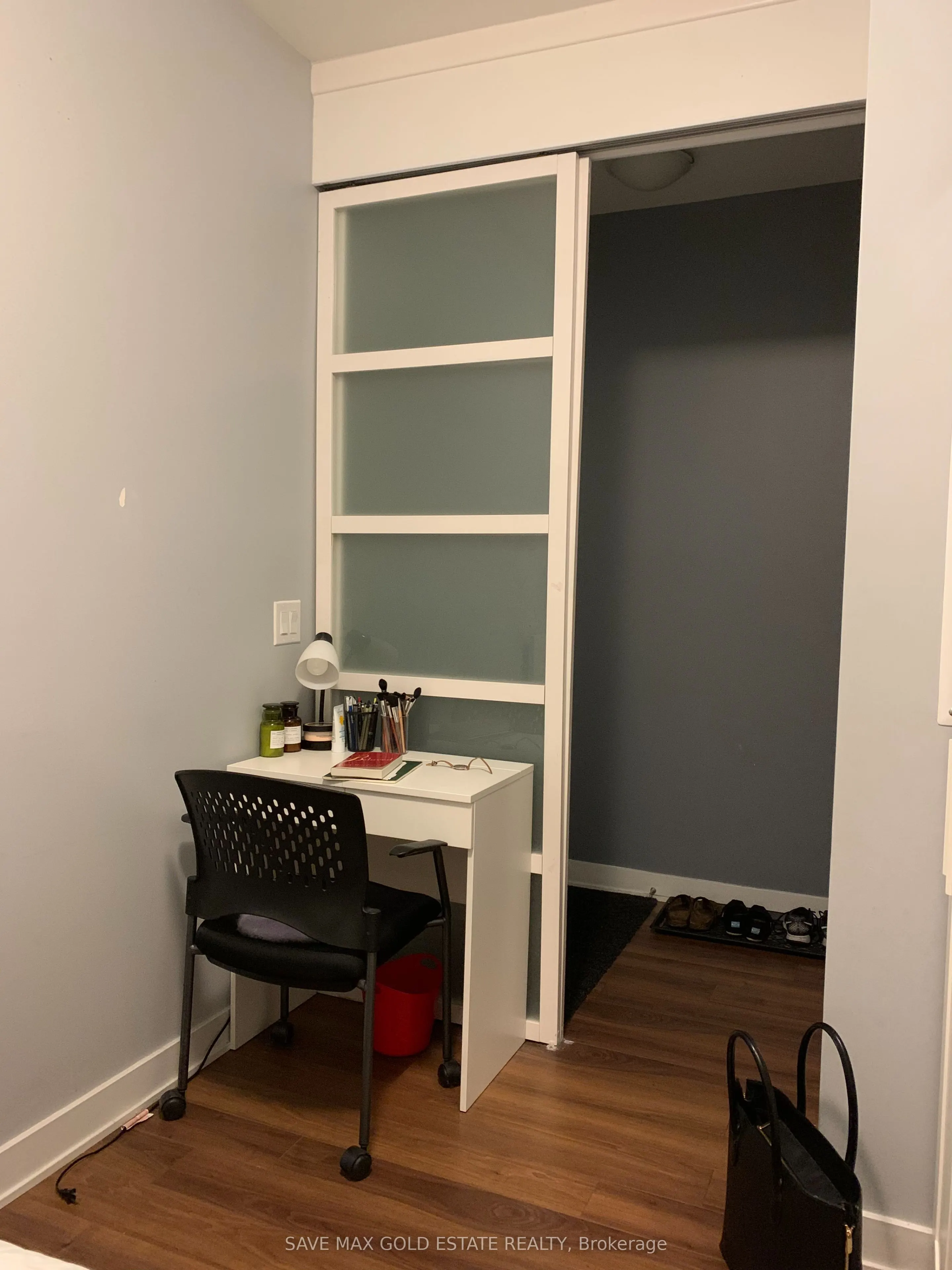 210 Simcoe Street, #810