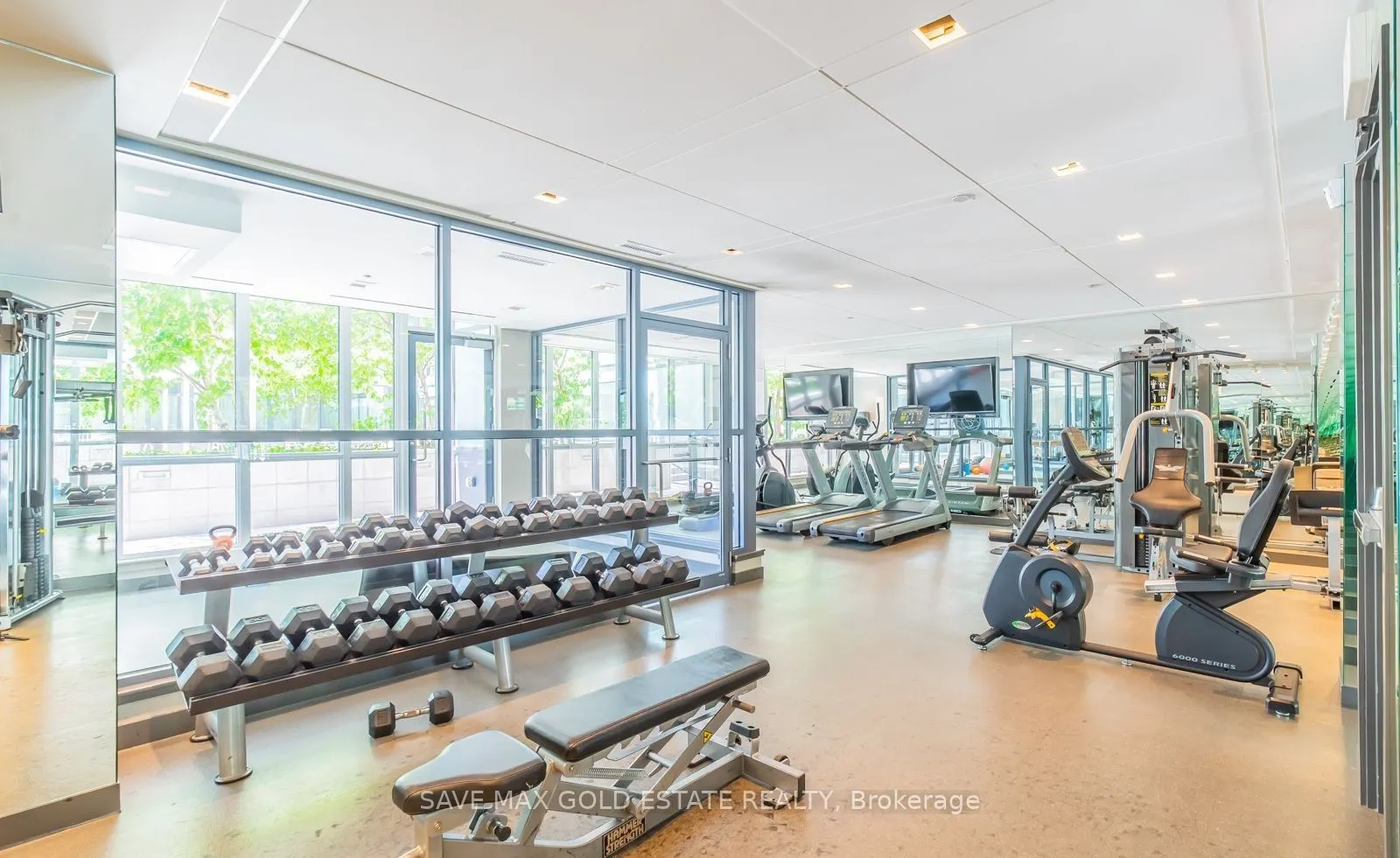 210 Simcoe Street, #810