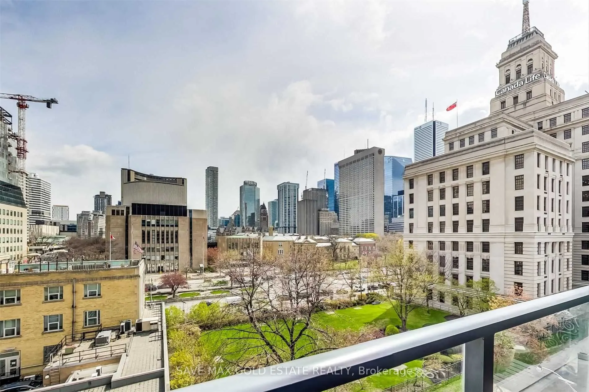 210 Simcoe Street, #810