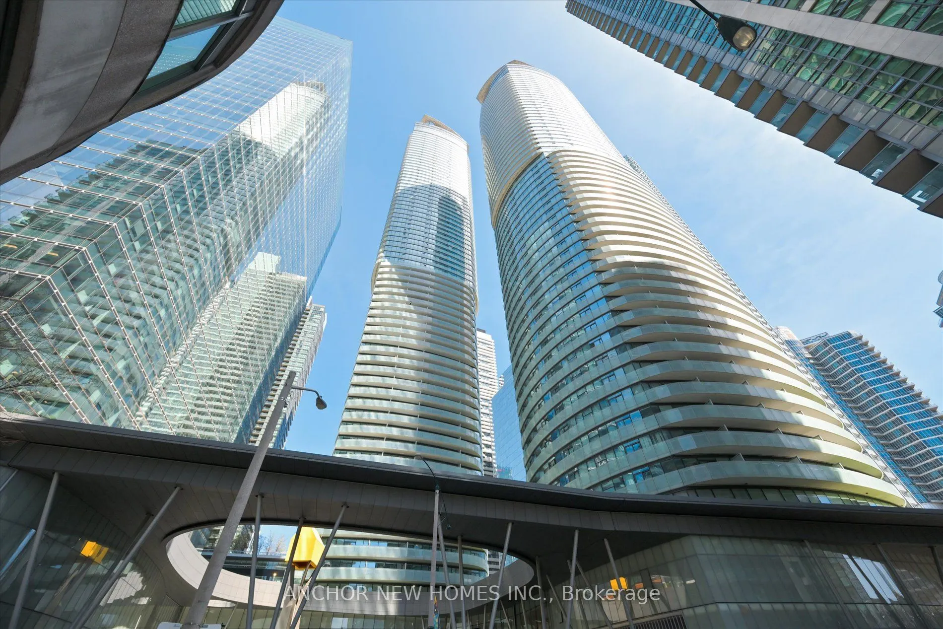 12 York Street, #4402