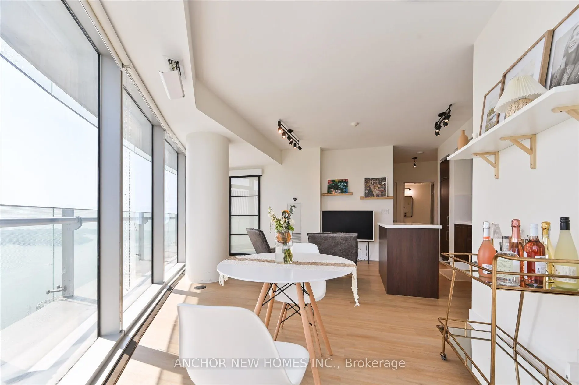 12 York Street, #4402