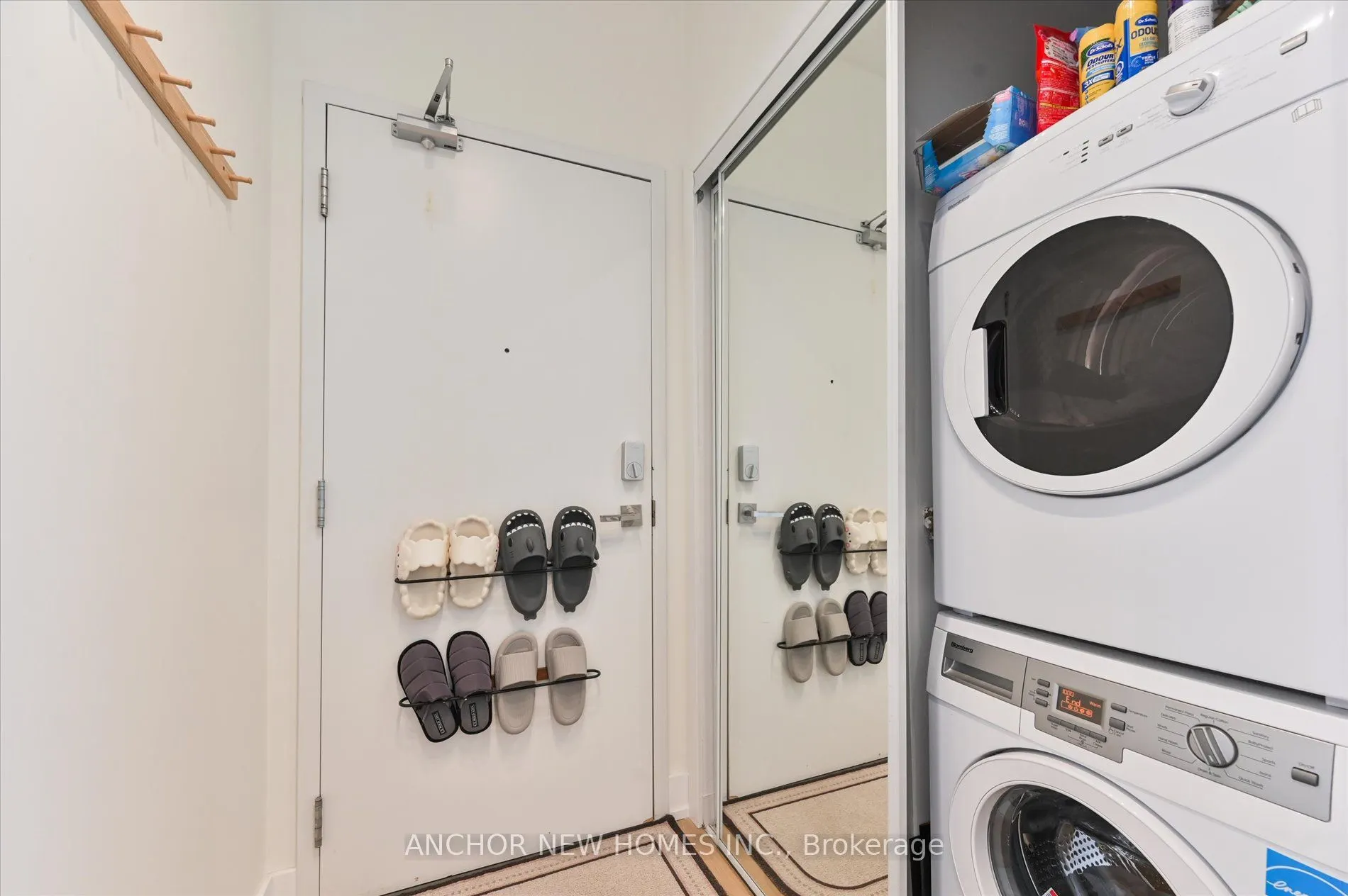12 York Street, #4402