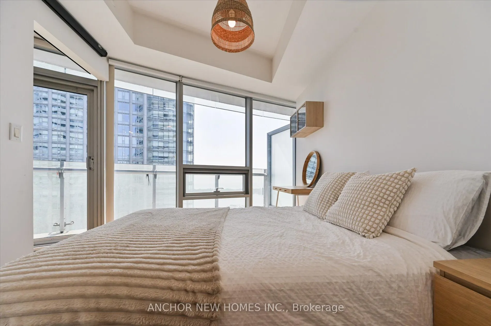 12 York Street, #4402