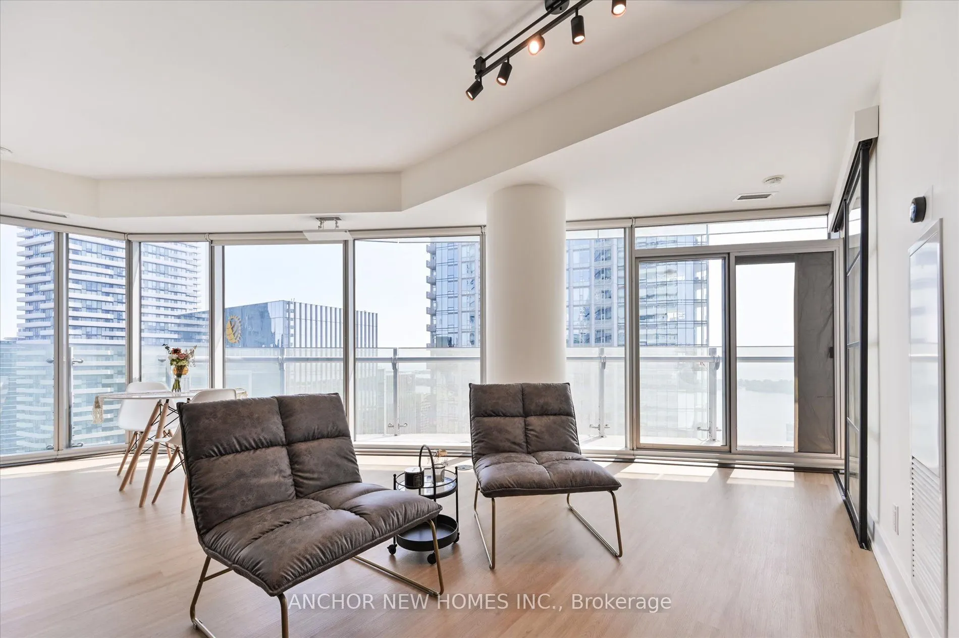 12 York Street, #4402