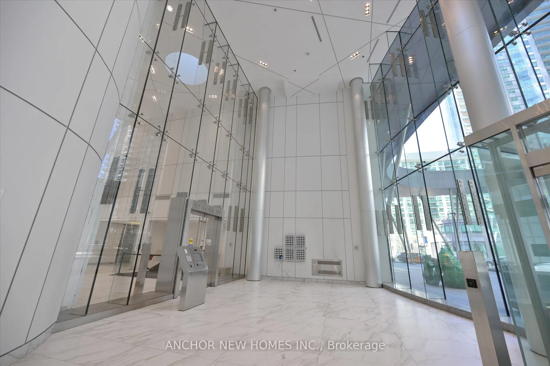 12 York Street, #4402