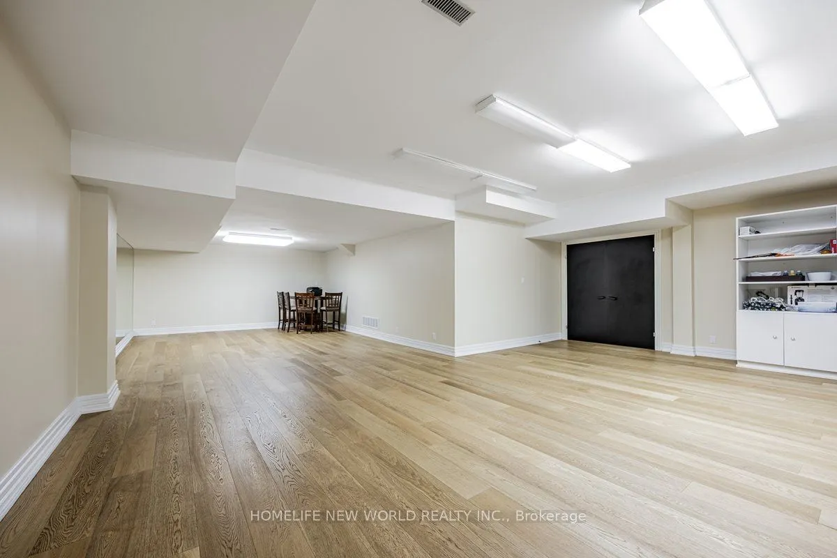 5 Abrams Place