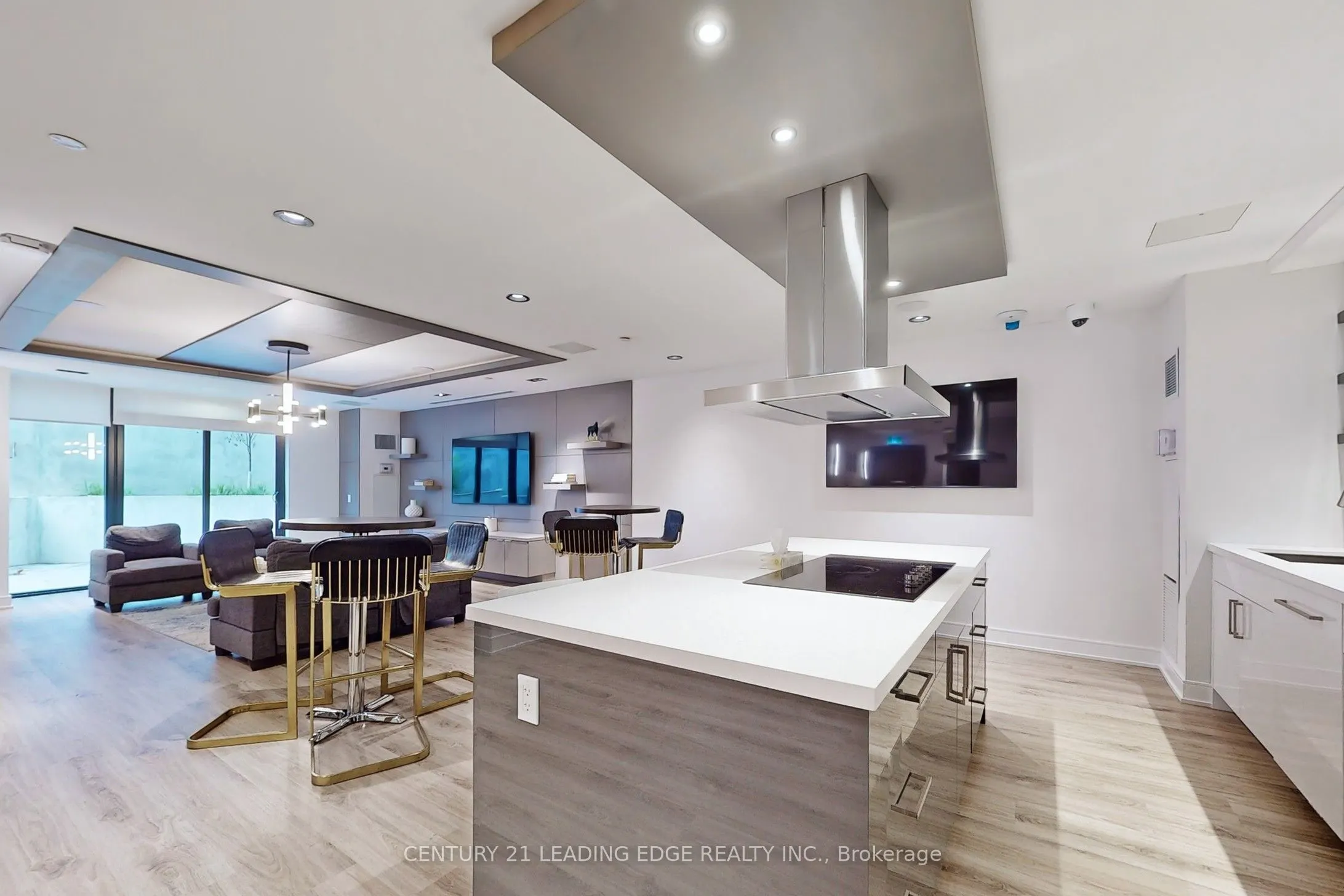 840 St Clair Avenue W, #804