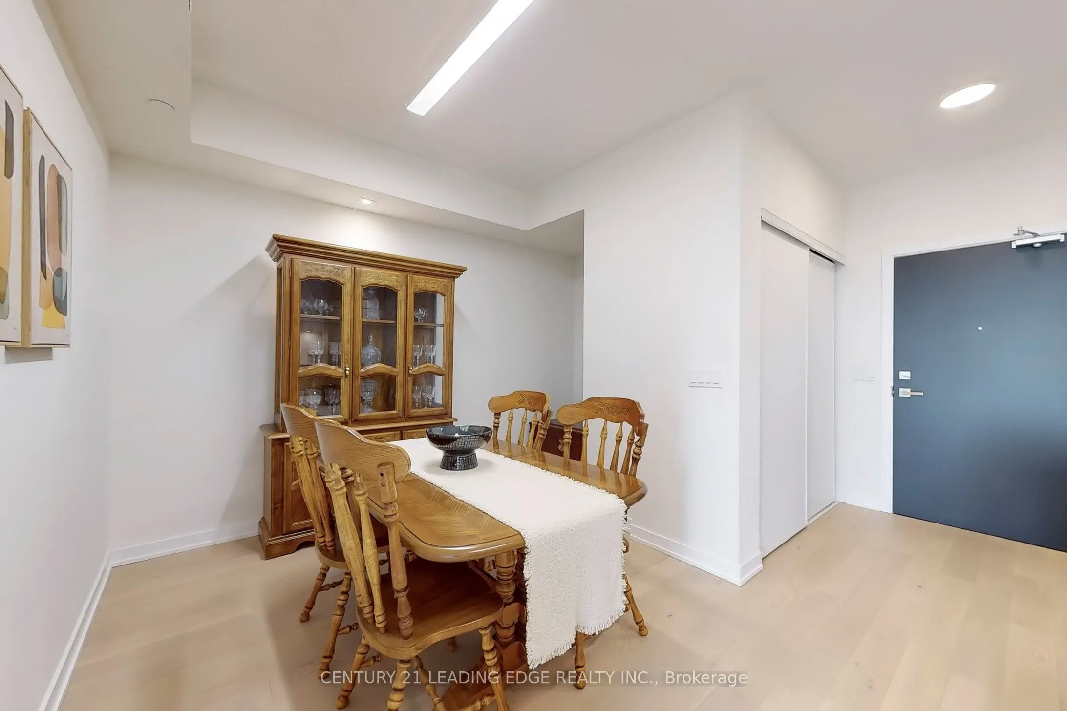 840 St Clair Avenue W, #804