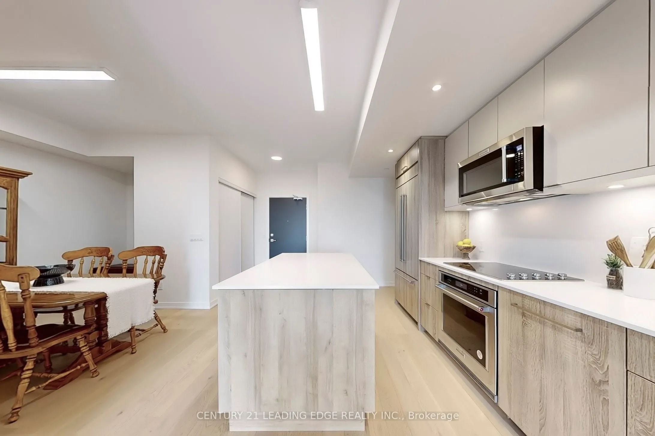 840 St Clair Avenue W, #804