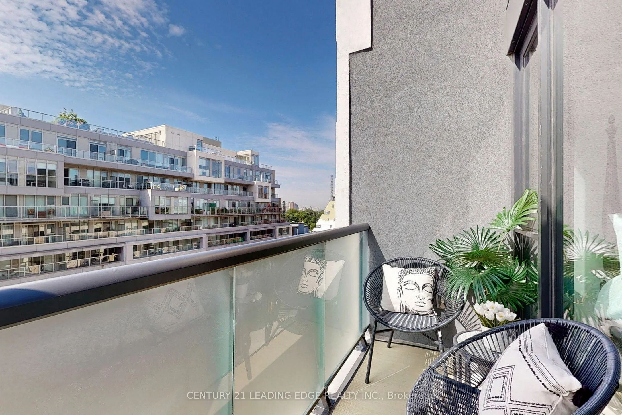 840 St Clair Avenue W, #804