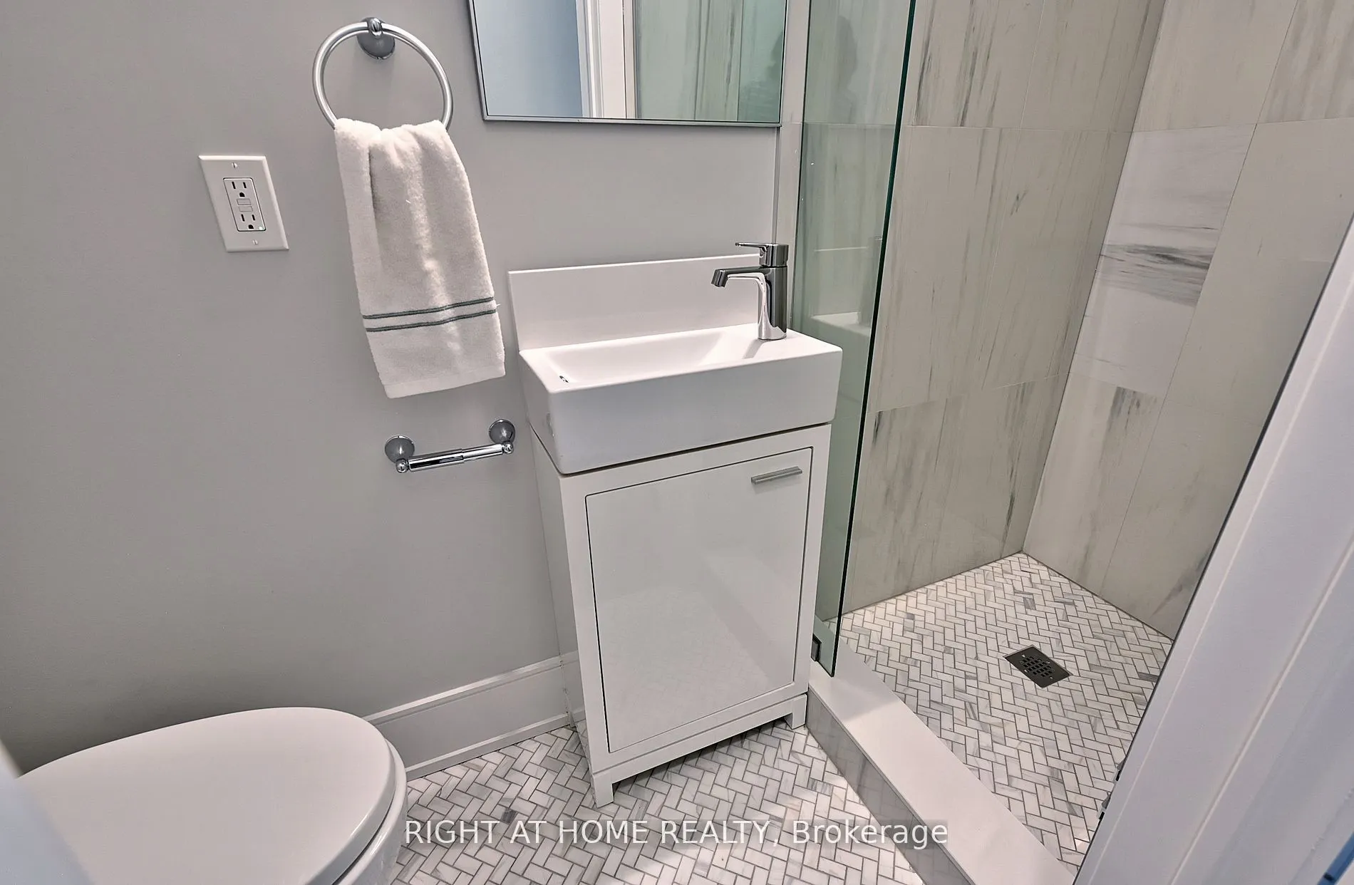 131 Brock Avenue, ## 2