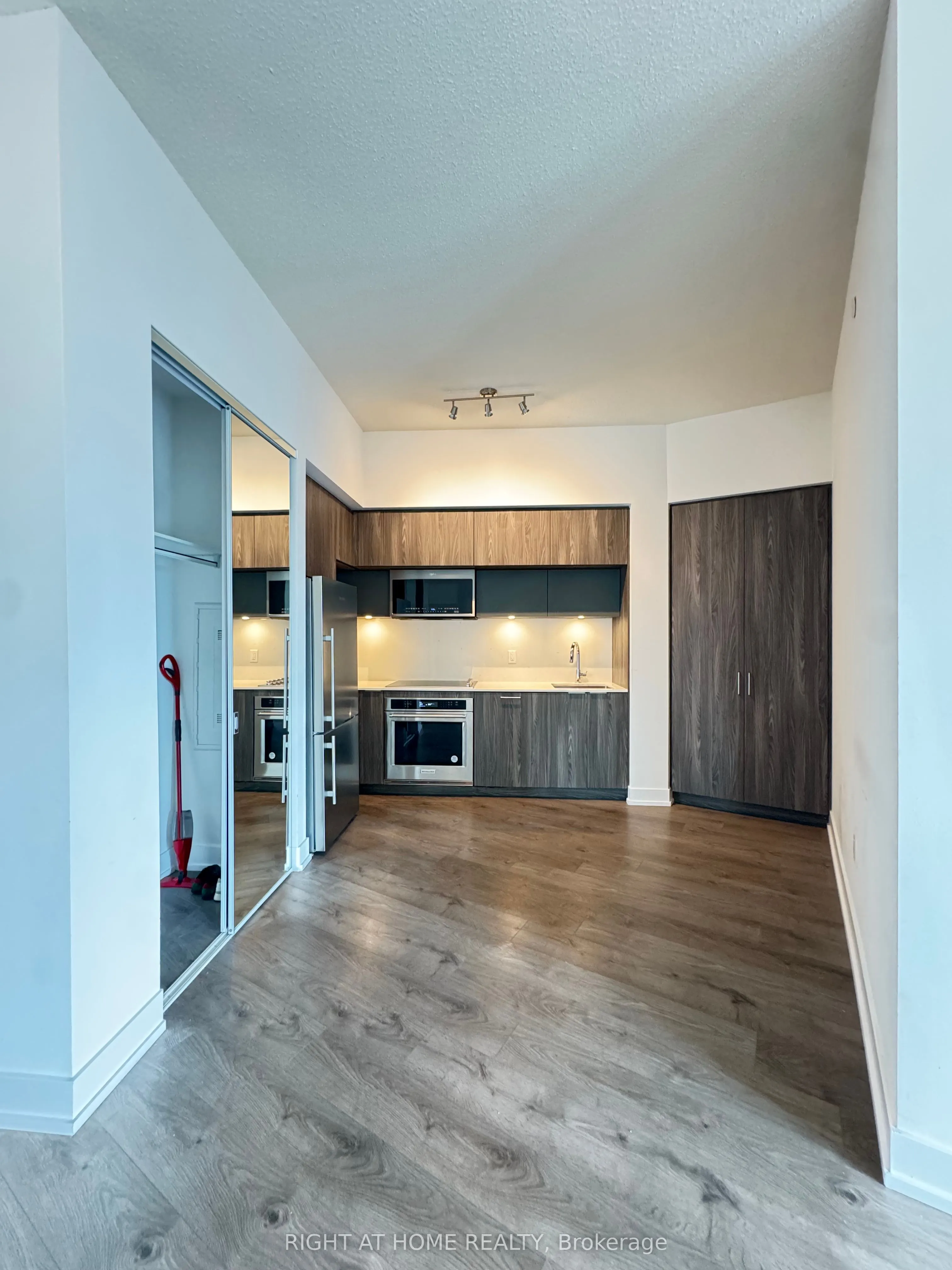 25 Adra Grado Way, #533