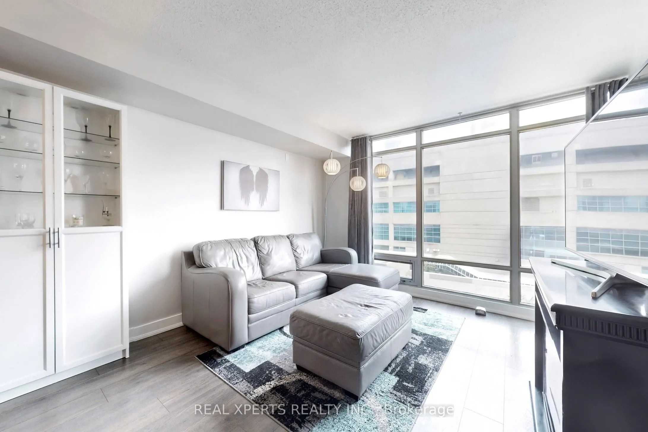 81 Navy Wharf Court, #901