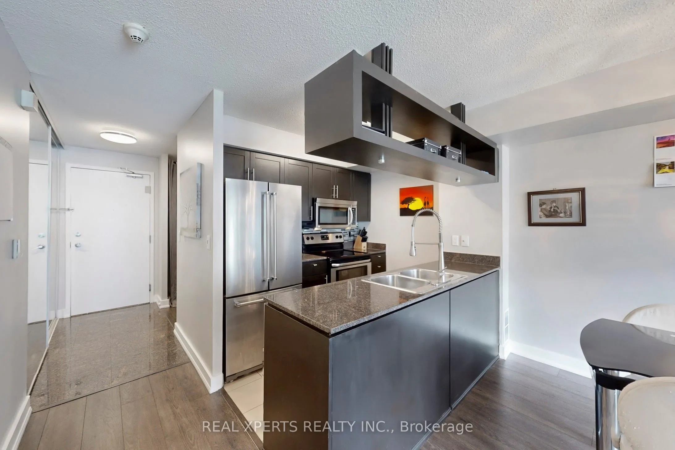 81 Navy Wharf Court, #901