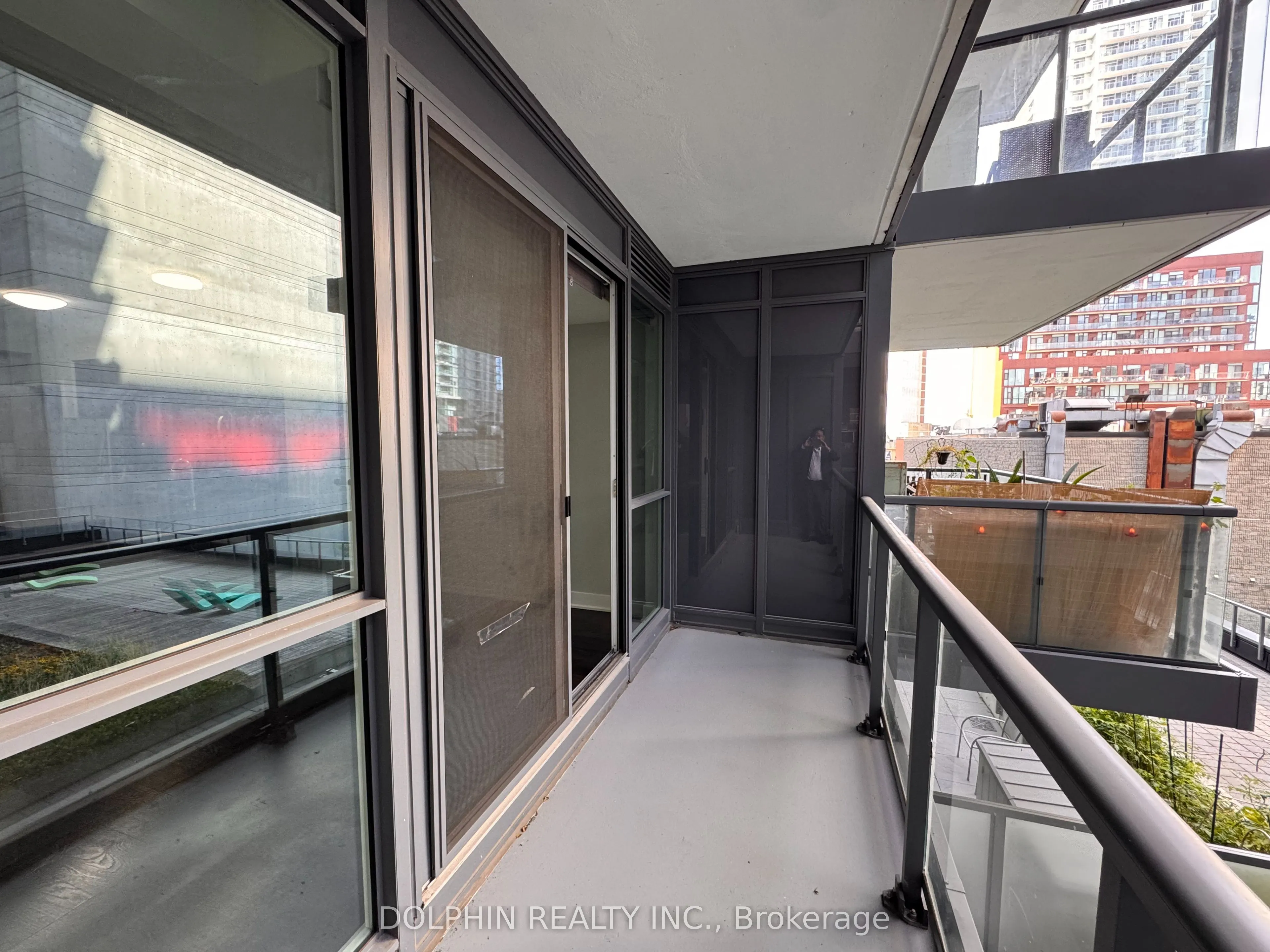 30 Roehampton Avenue, #409
