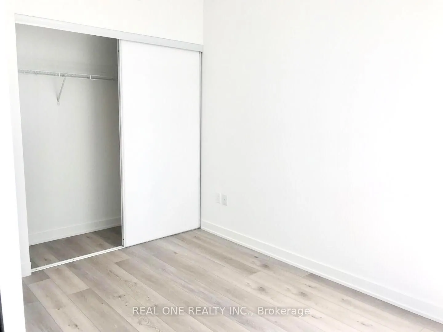 15 Queens Quay E, #608