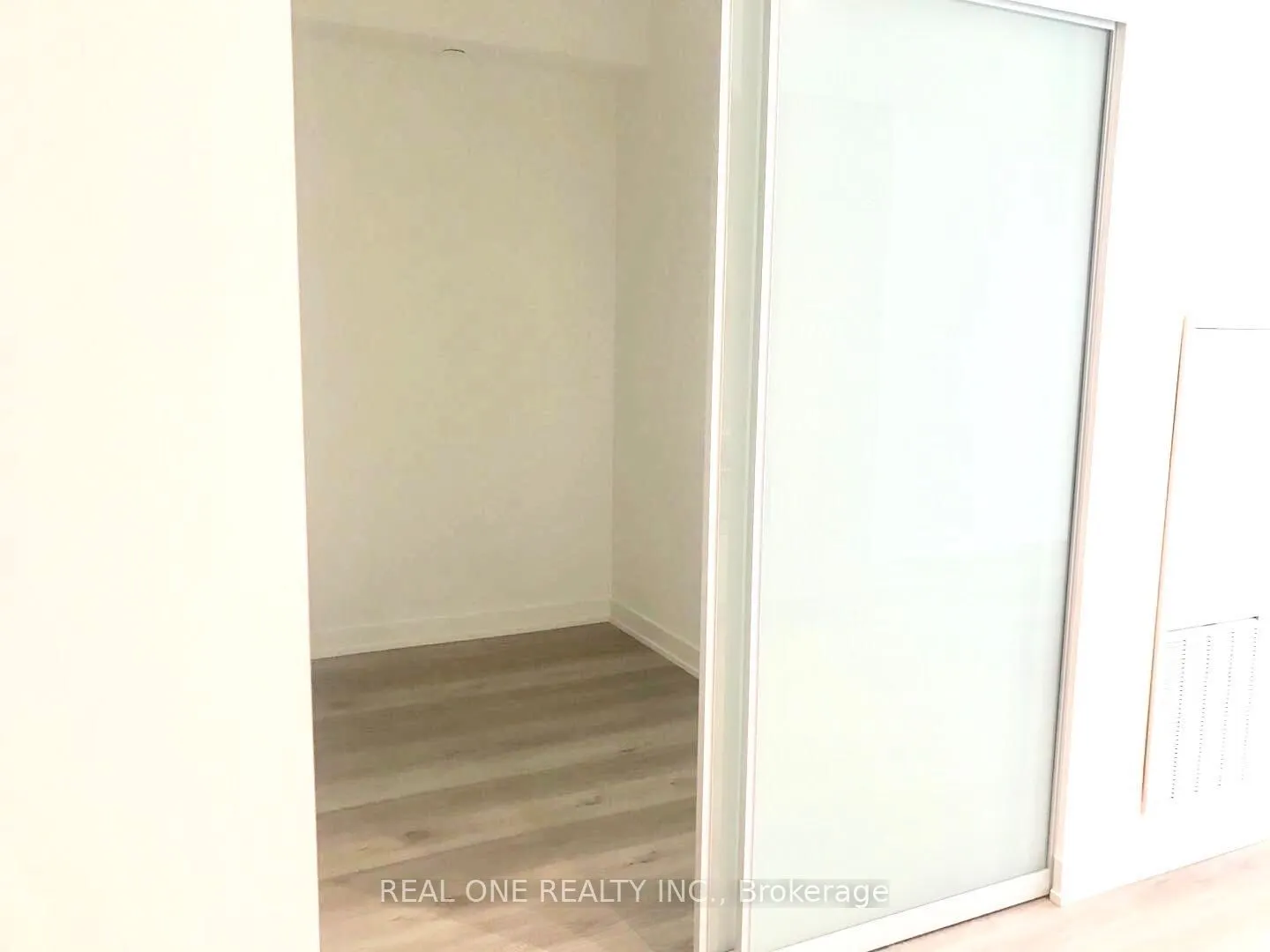 15 Queens Quay E, #608