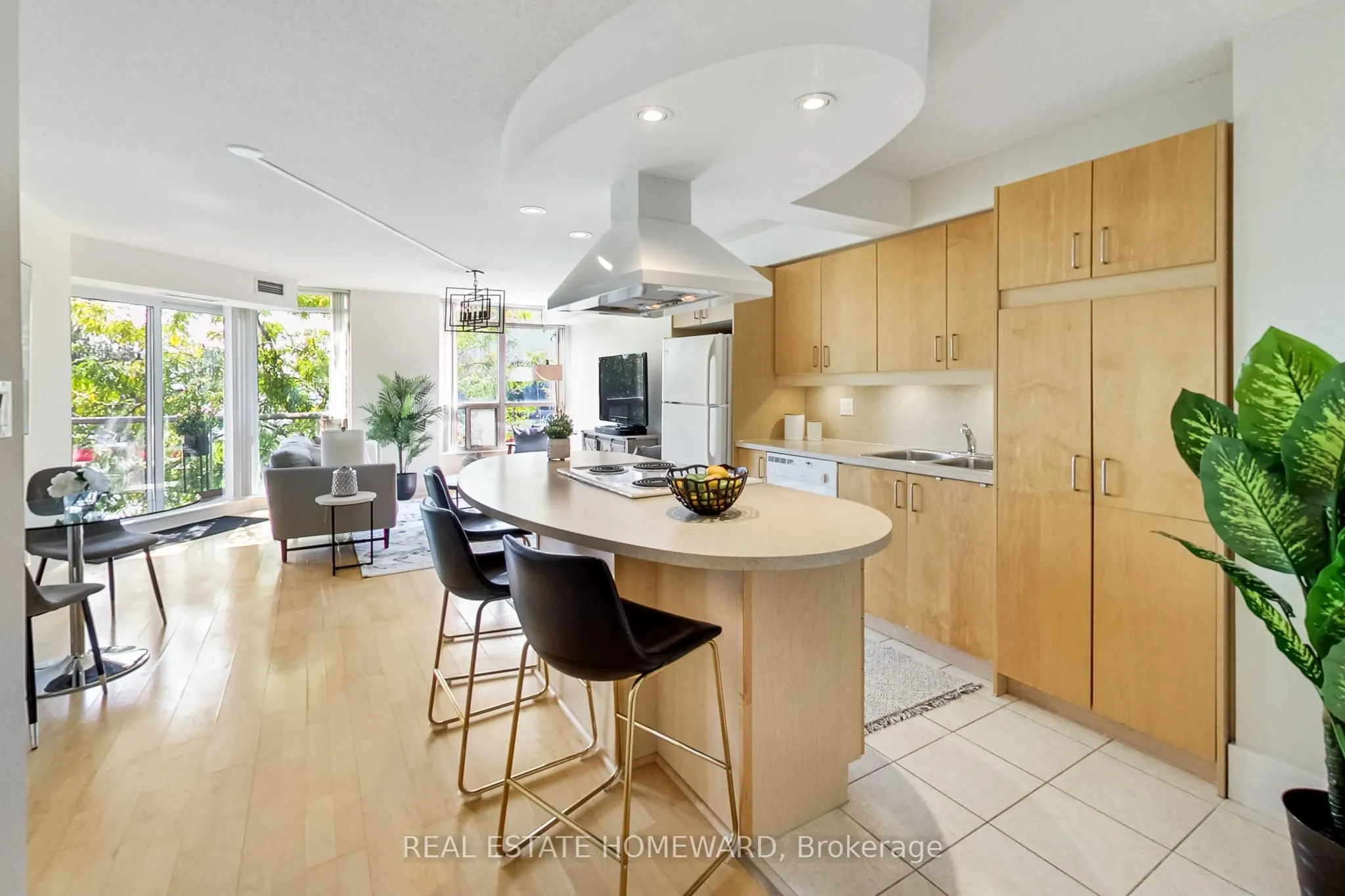 550 Queens Quay W, #201