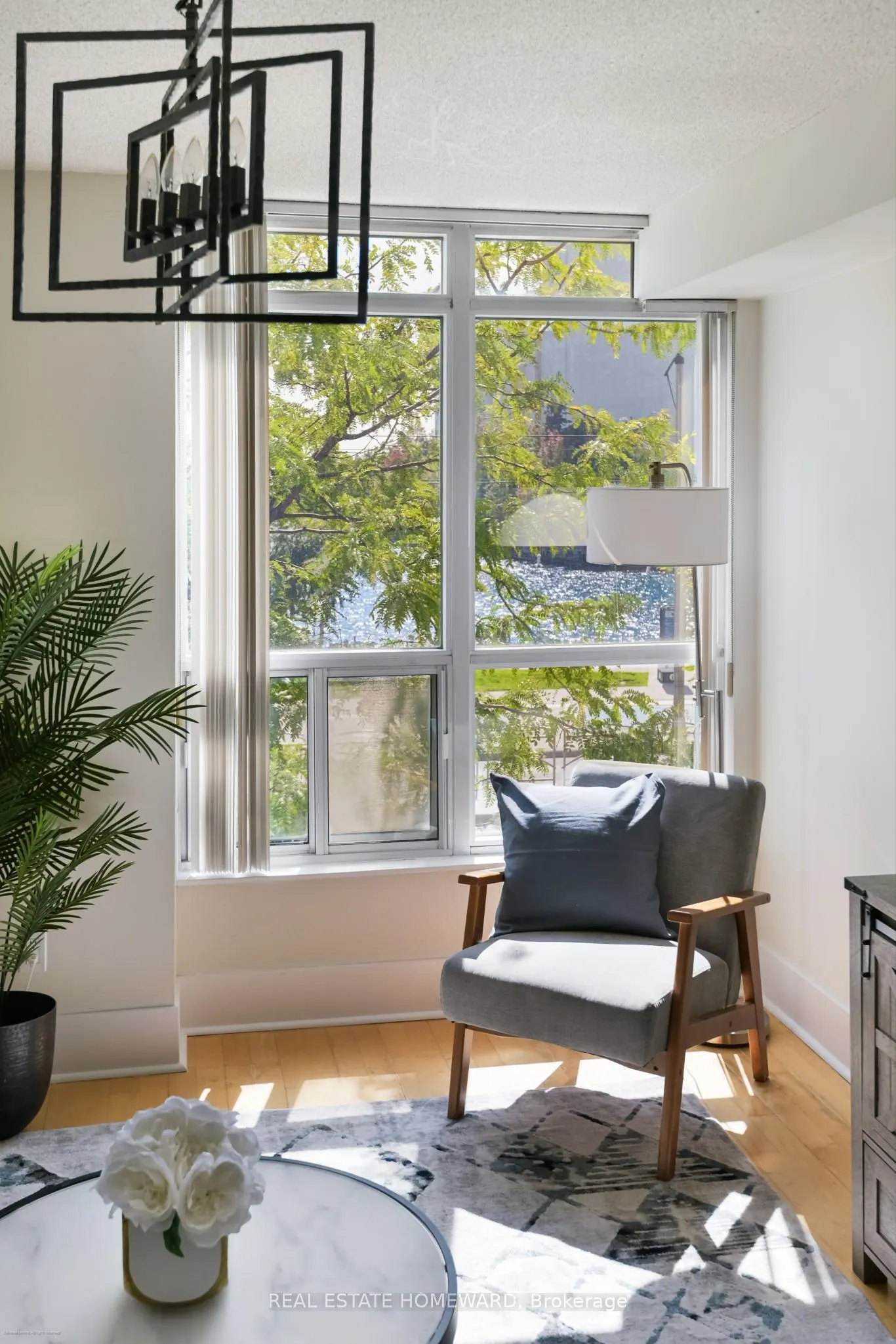 550 Queens Quay W, #201