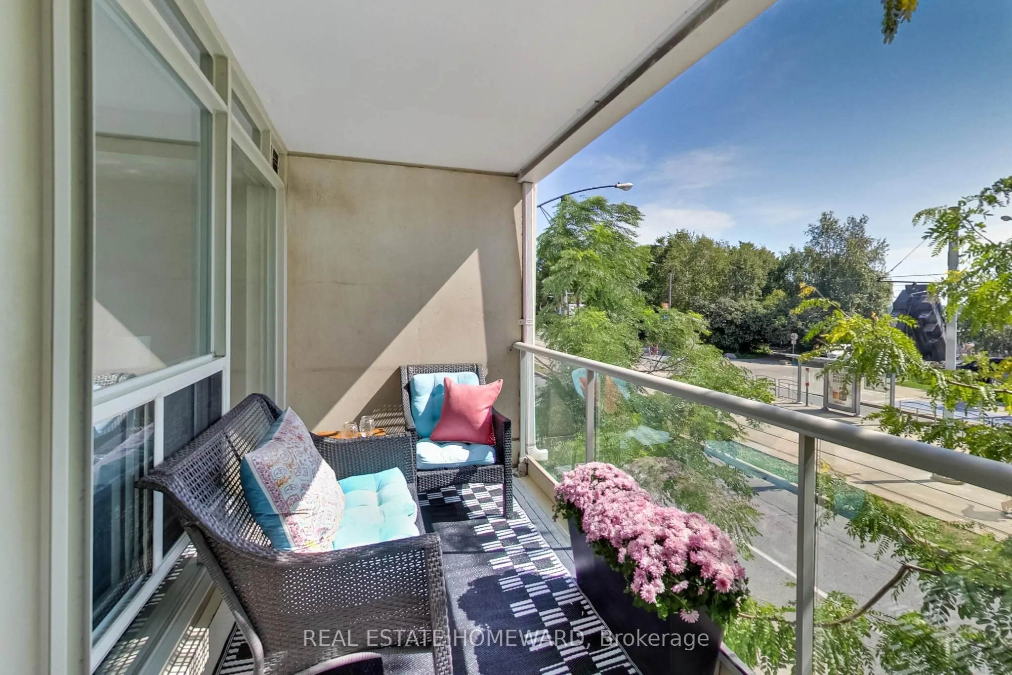 550 Queens Quay W, #201