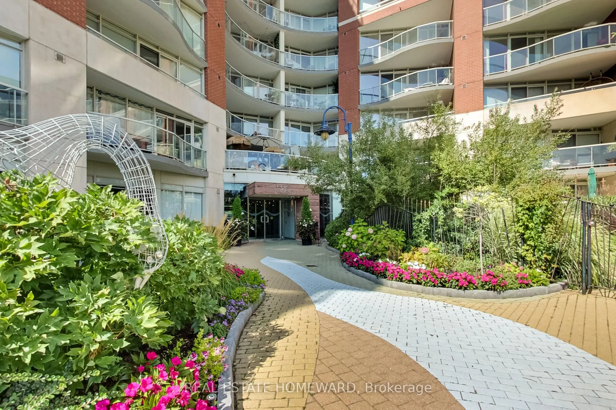 550 Queens Quay W, #201