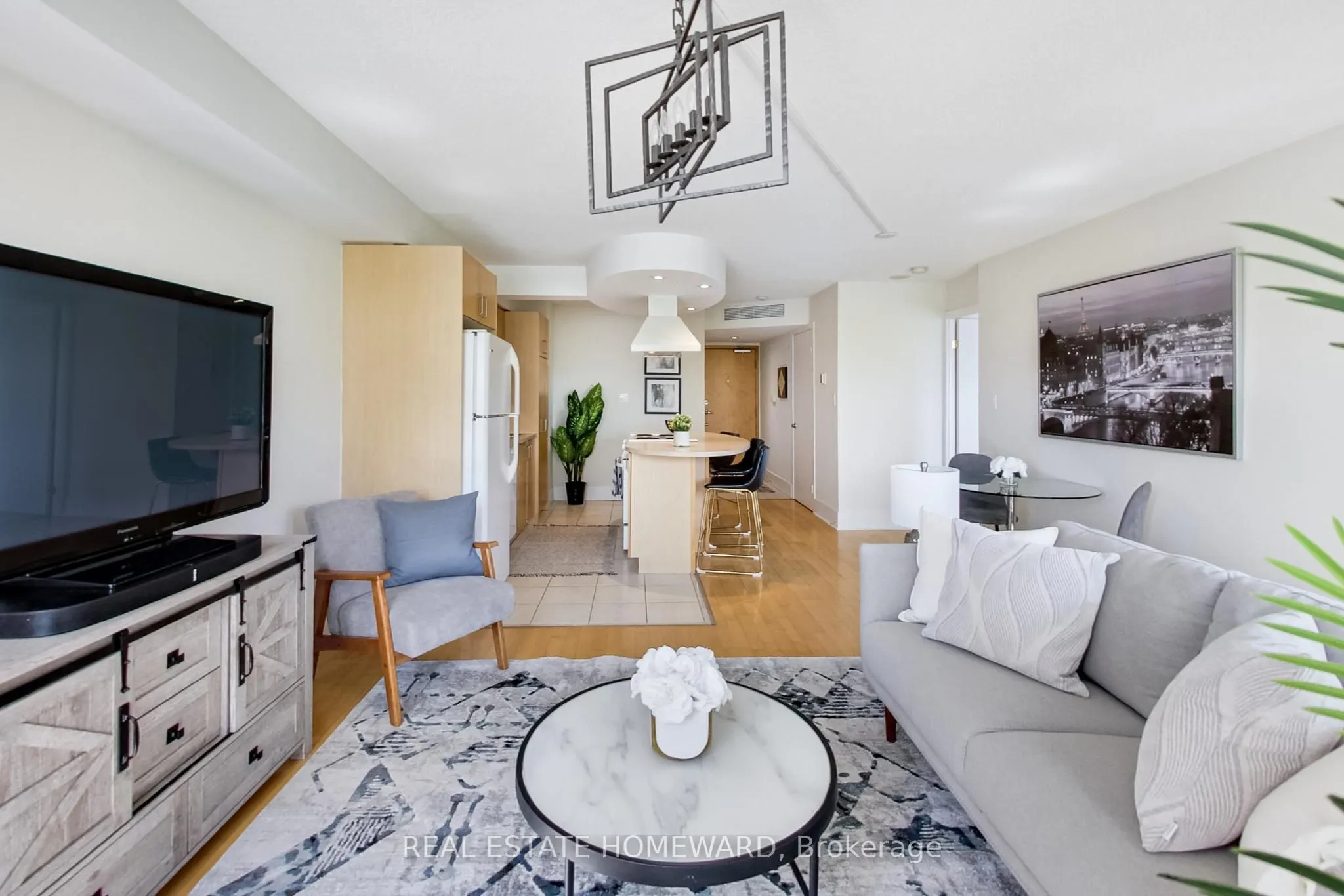 550 Queens Quay W, #201