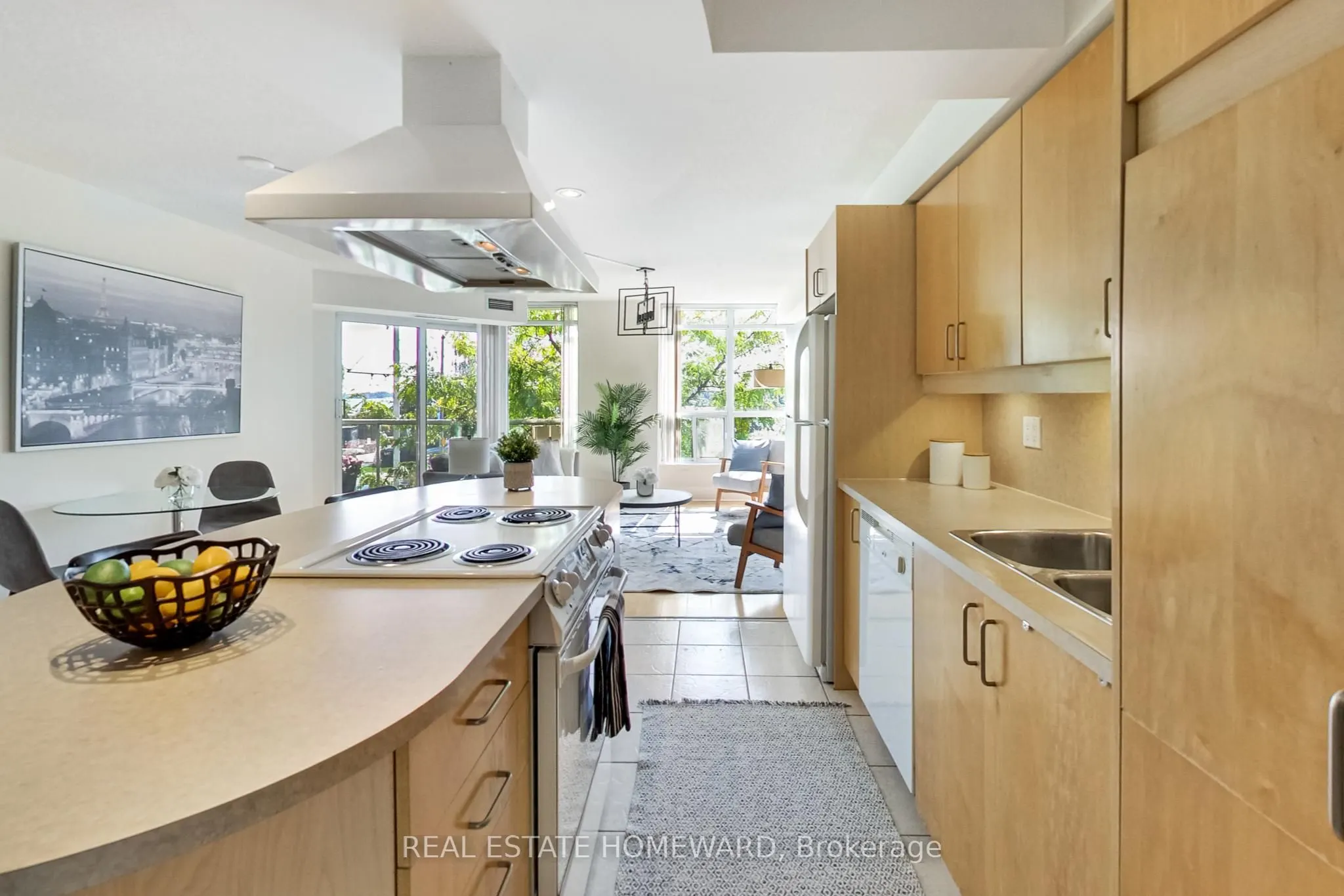 550 Queens Quay W, #201