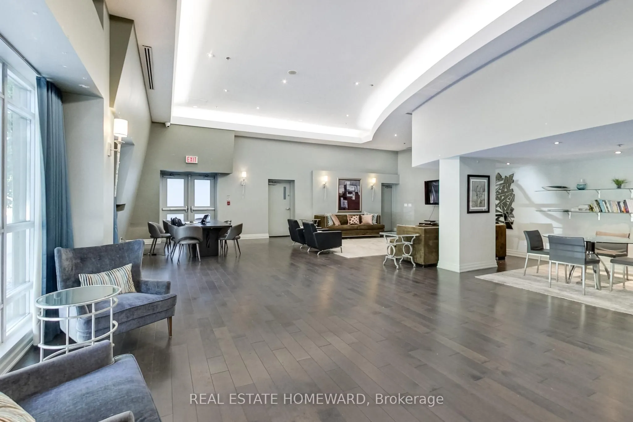 550 Queens Quay W, #201