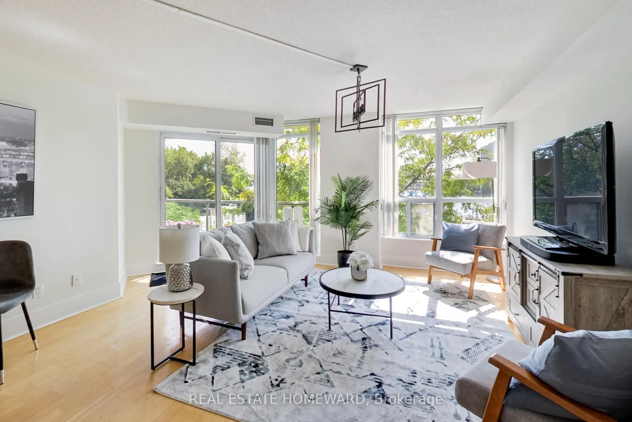 550 Queens Quay W, #201