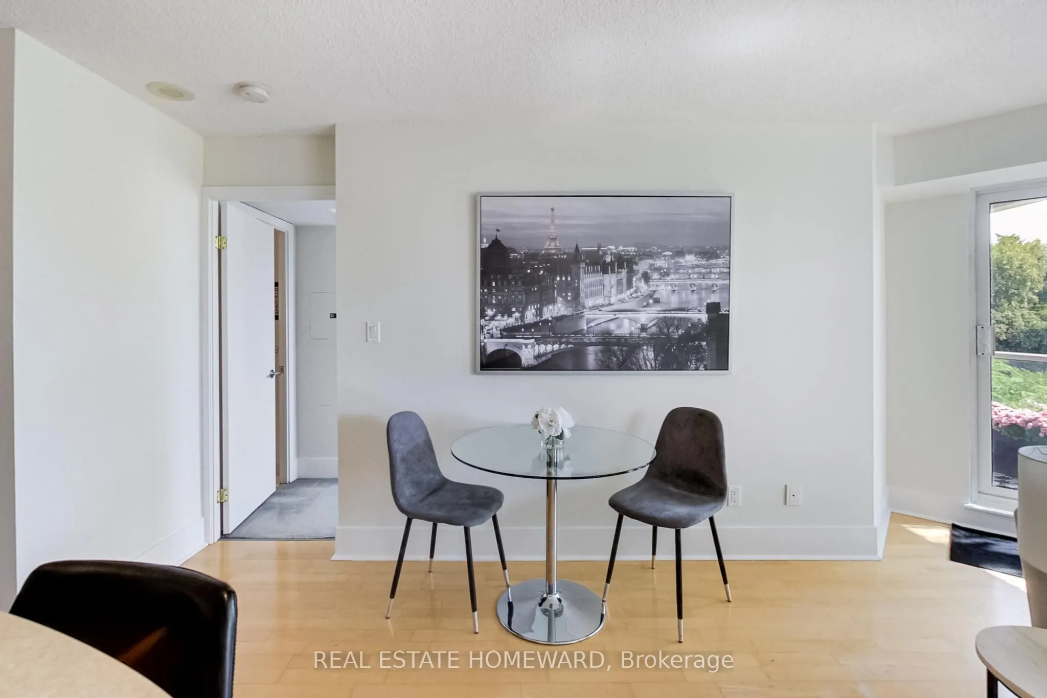 550 Queens Quay W, #201
