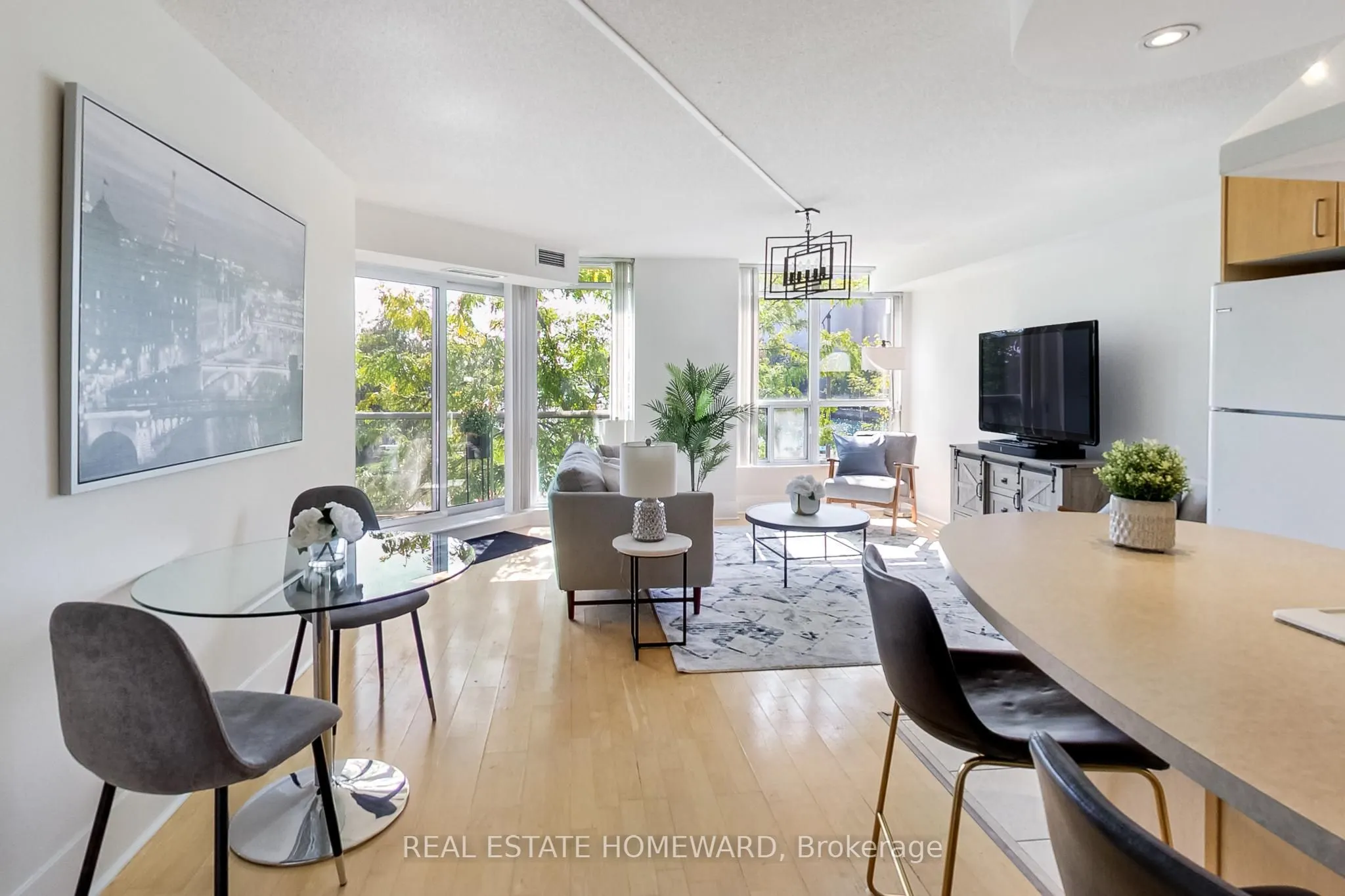 550 Queens Quay W, #201