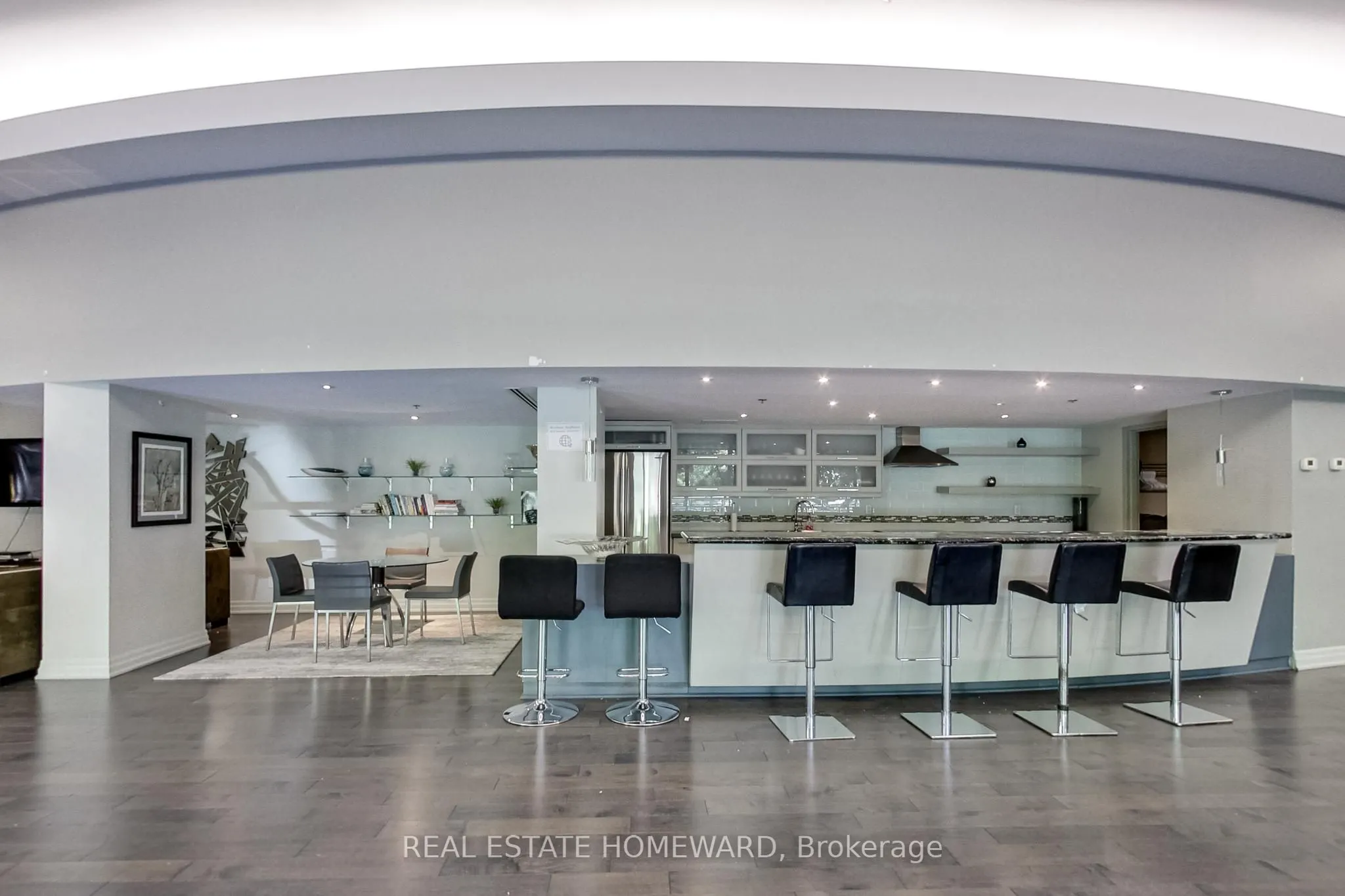 550 Queens Quay W, #201