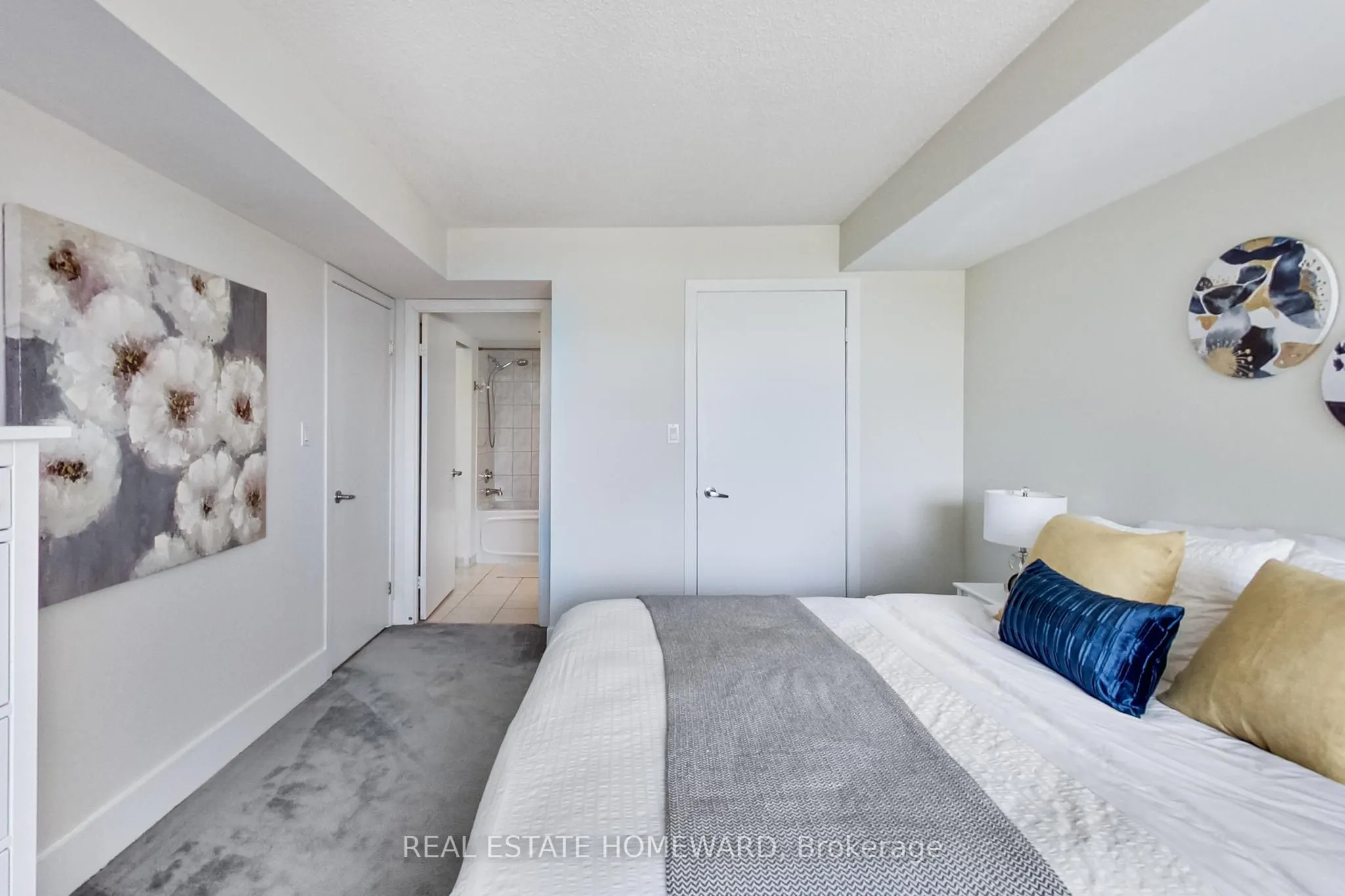 550 Queens Quay W, #201