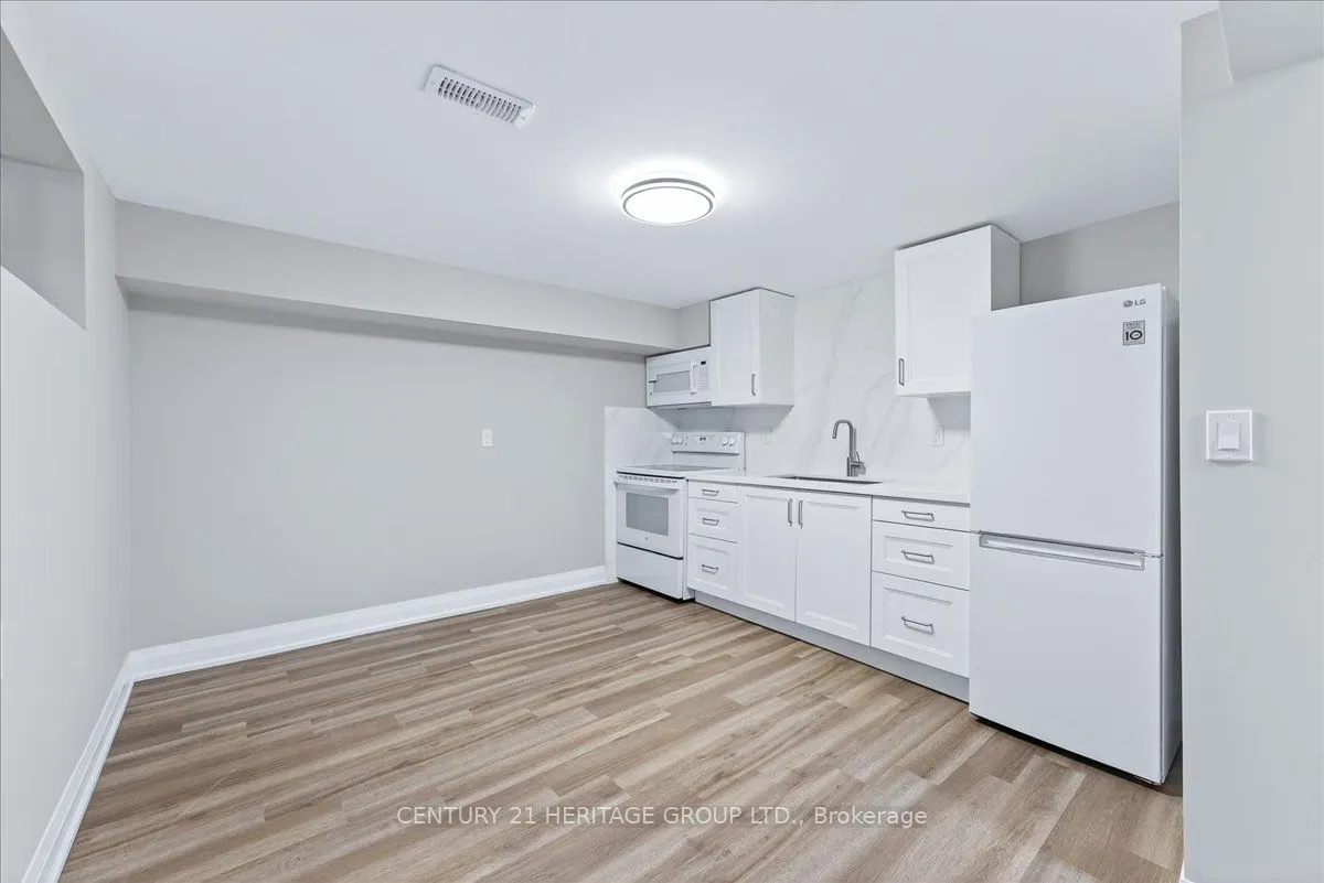 39 Reiner Road, #Lower