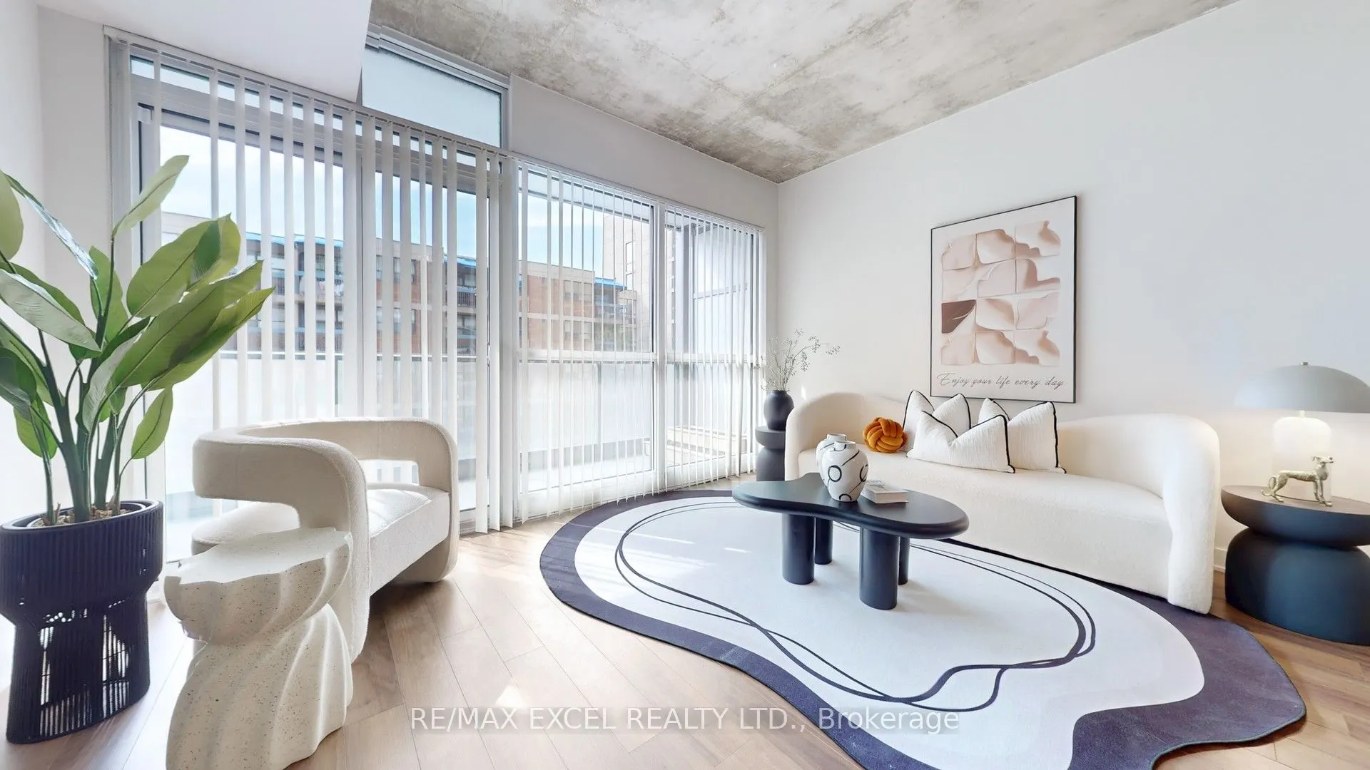 210 Simcoe Street, #704