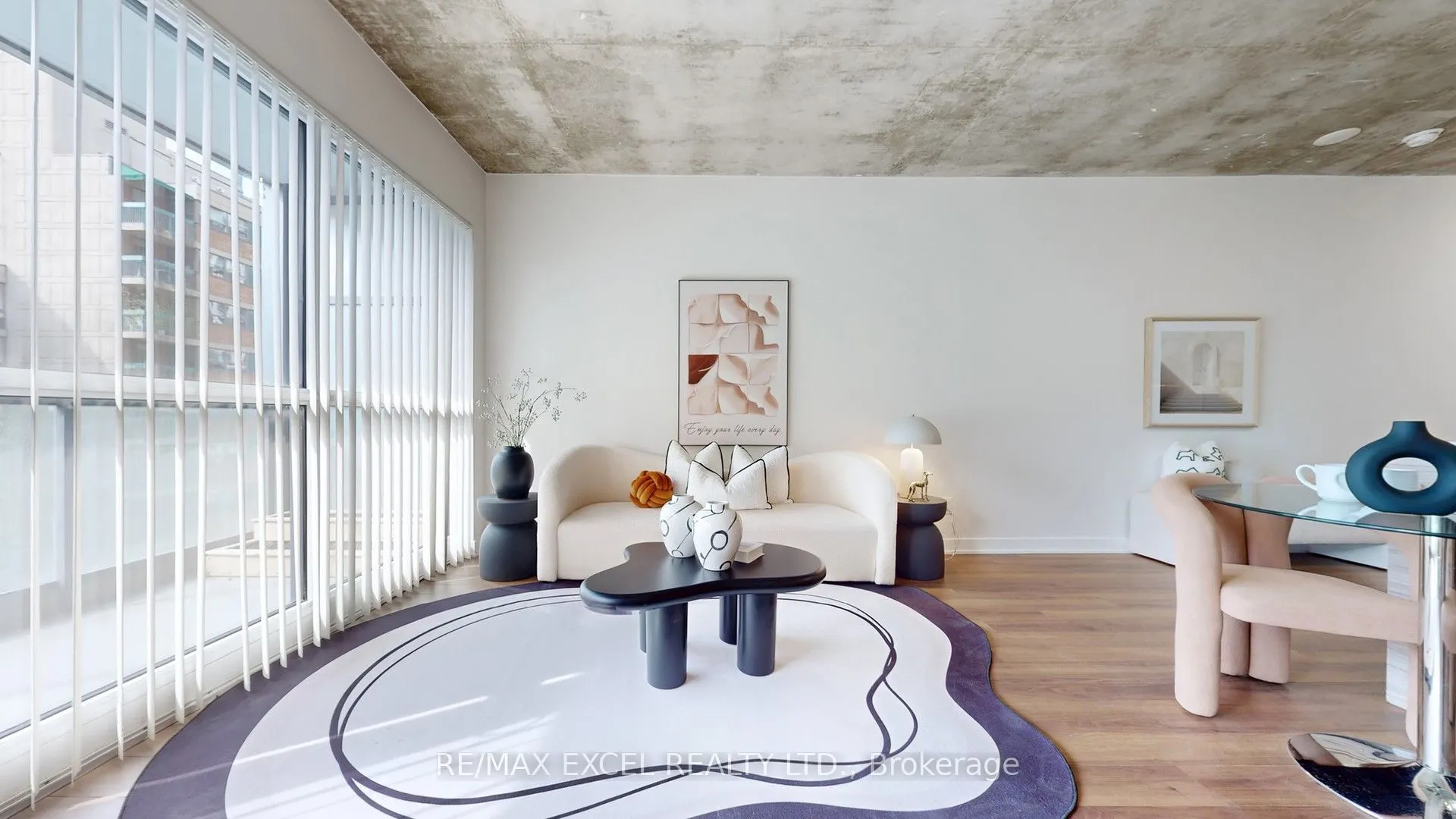 210 Simcoe Street, #704
