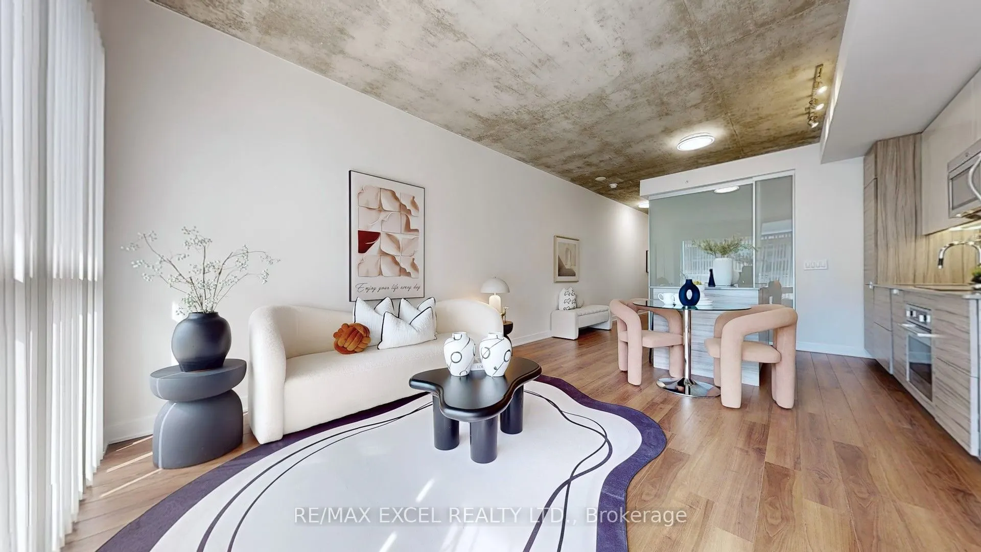 210 Simcoe Street, #704